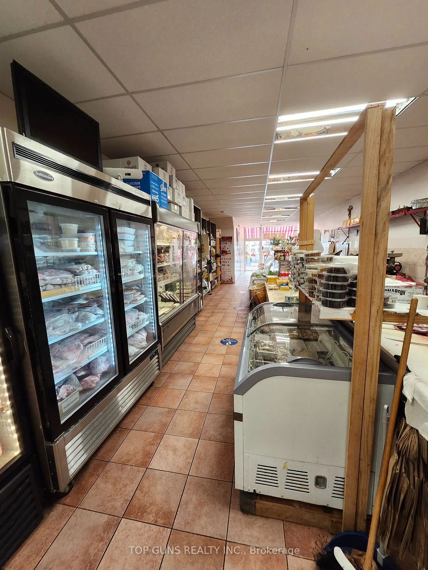 800 St Clair Avenue W