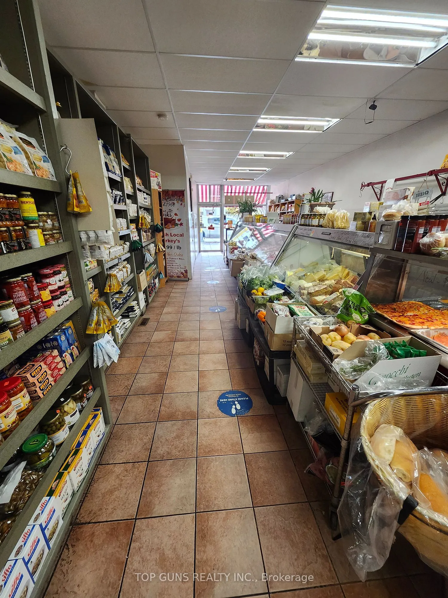800 St Clair Avenue W