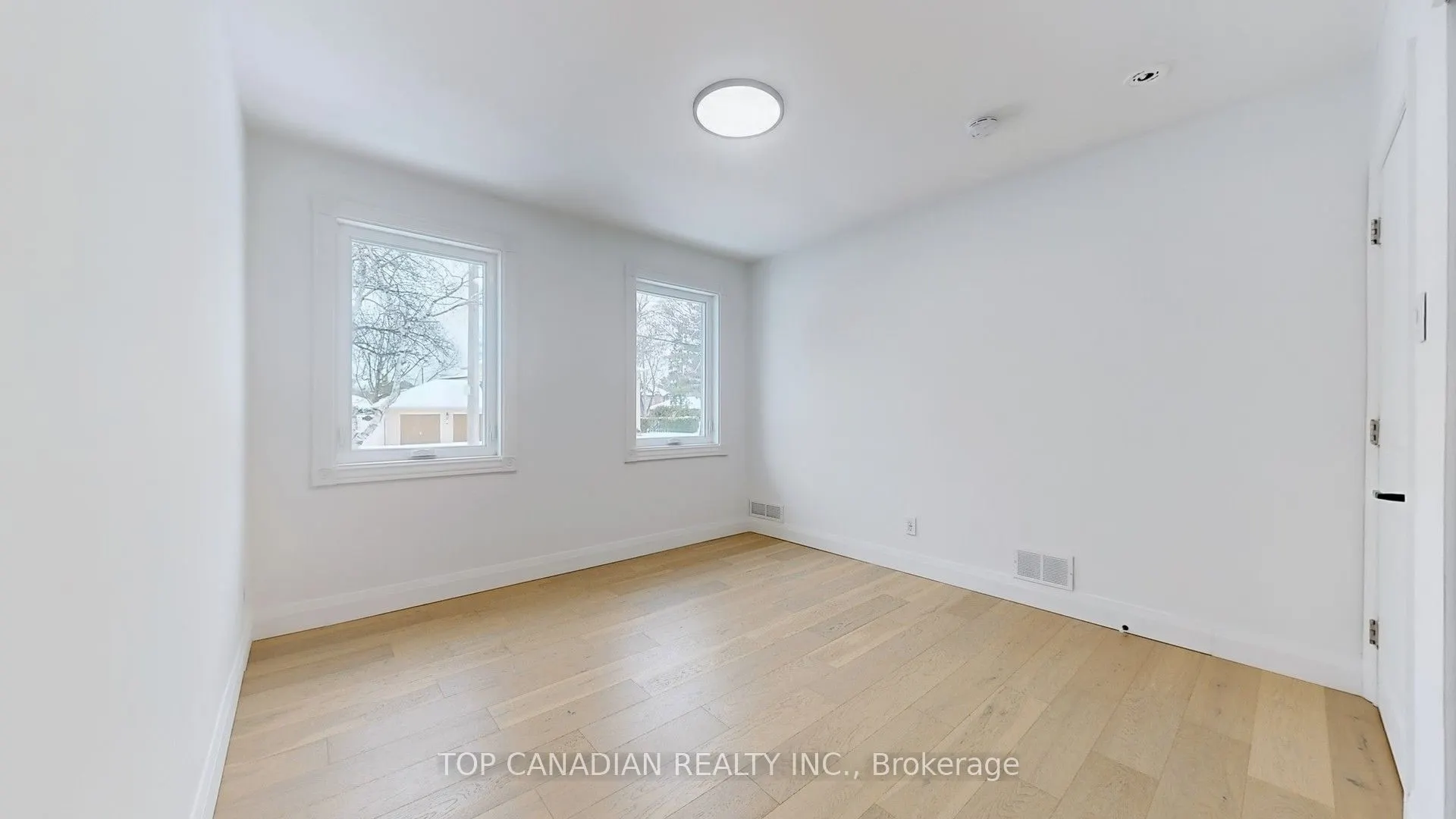 11 Kenton Drive