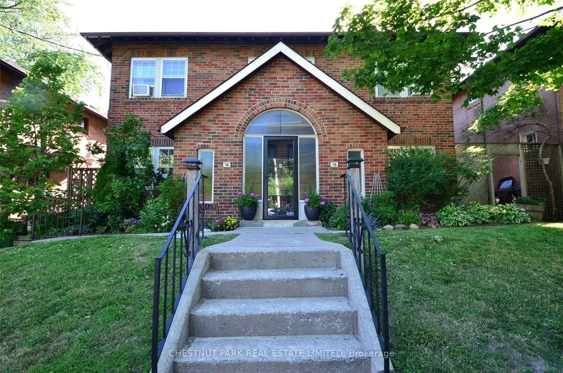 18 Acacia Road, #Main