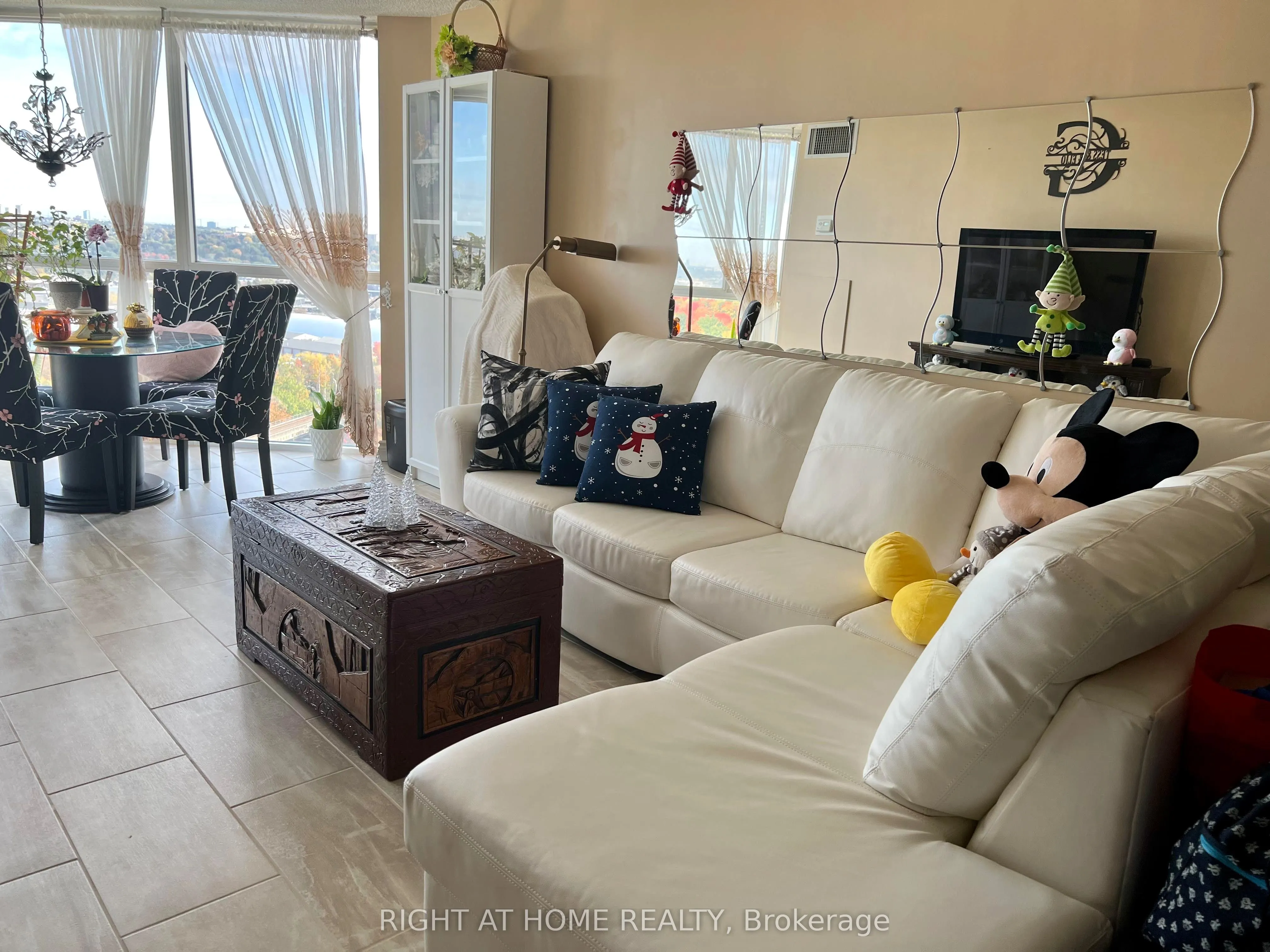 7 Concorde Place E, #2110