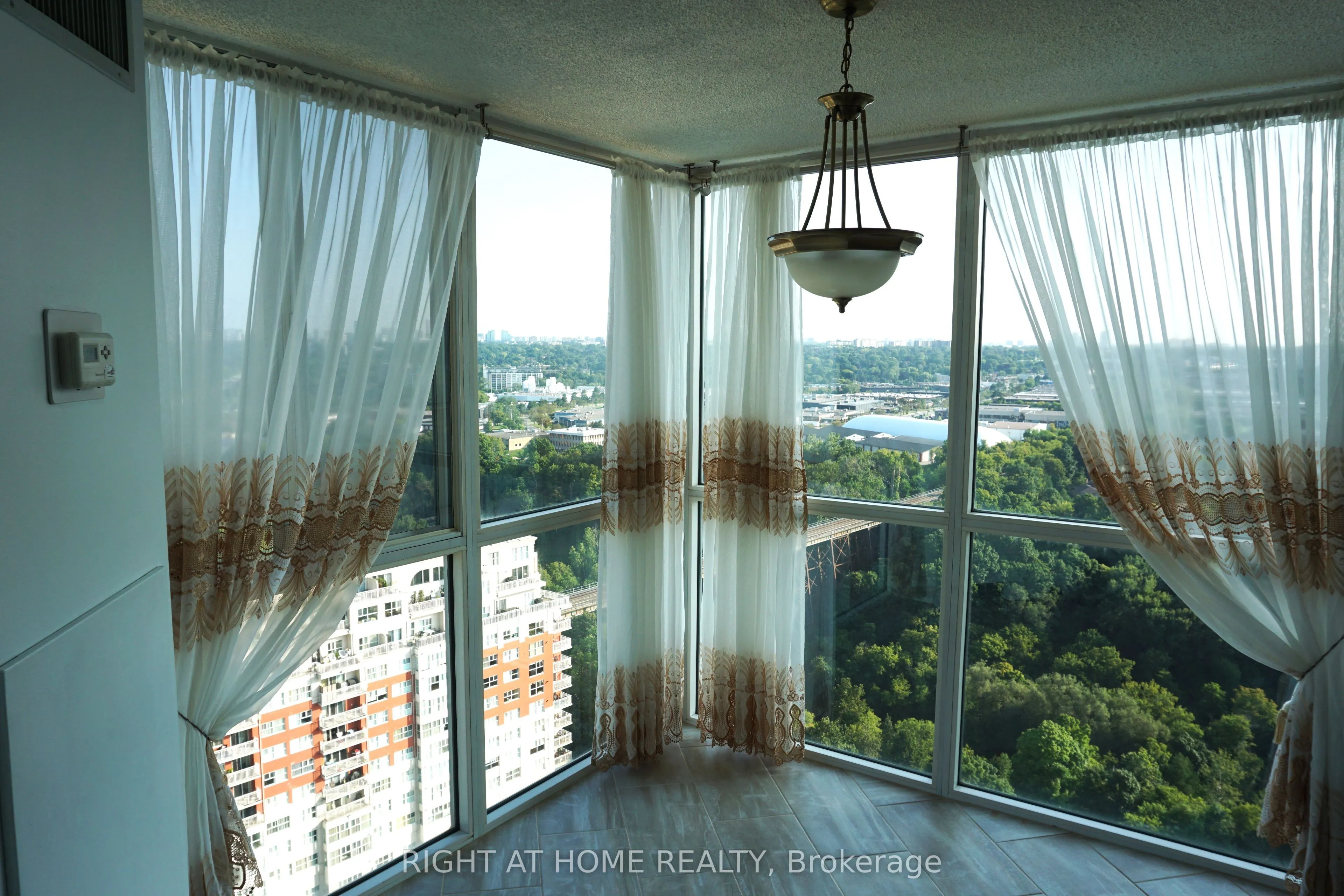 7 Concorde Place E, #2110