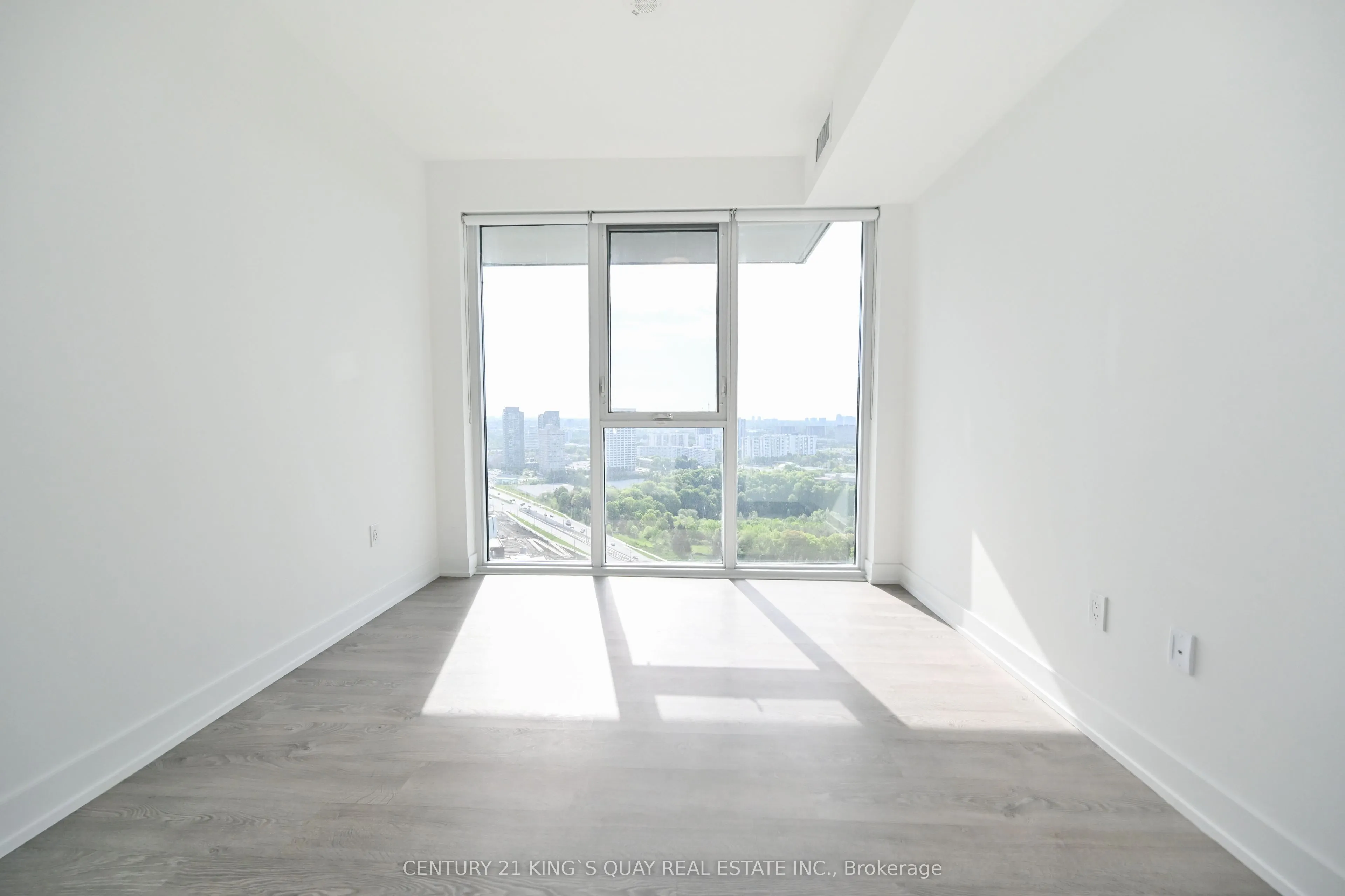 30 Inn On The Park Drive, #2807