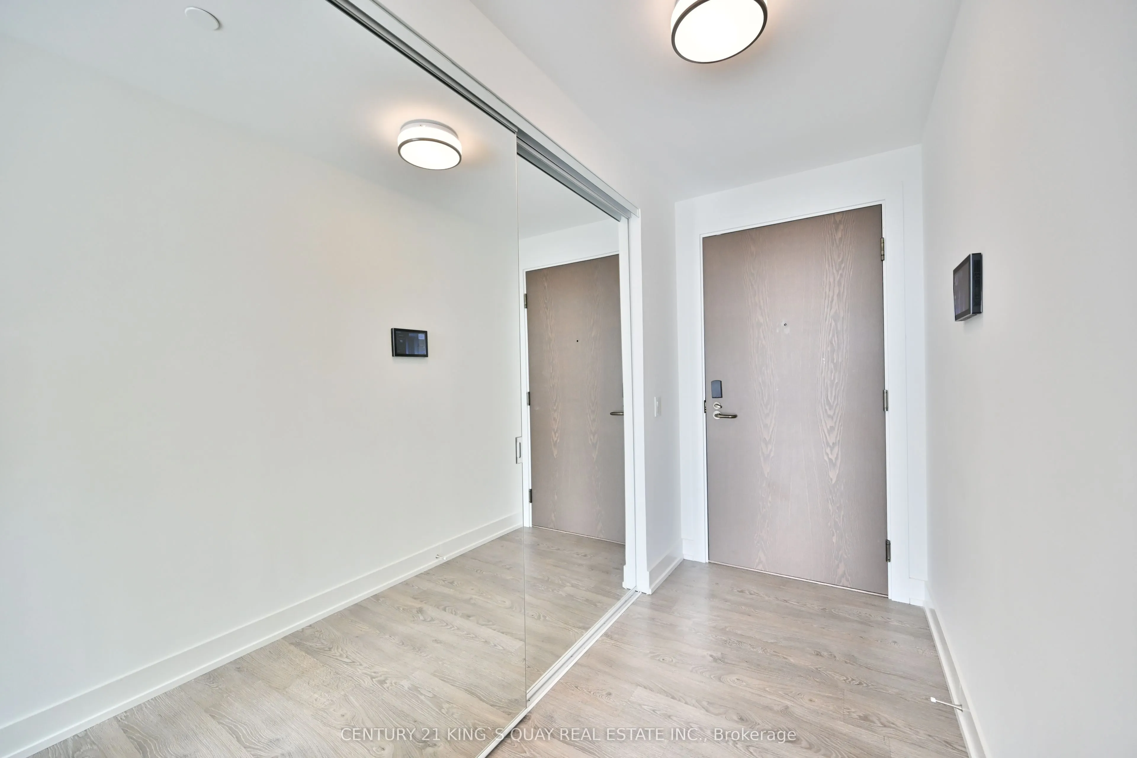 30 Inn On The Park Drive, #2807