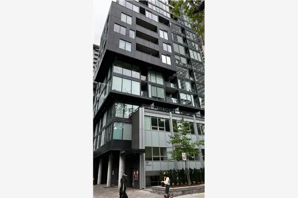 17 Dundonald Street