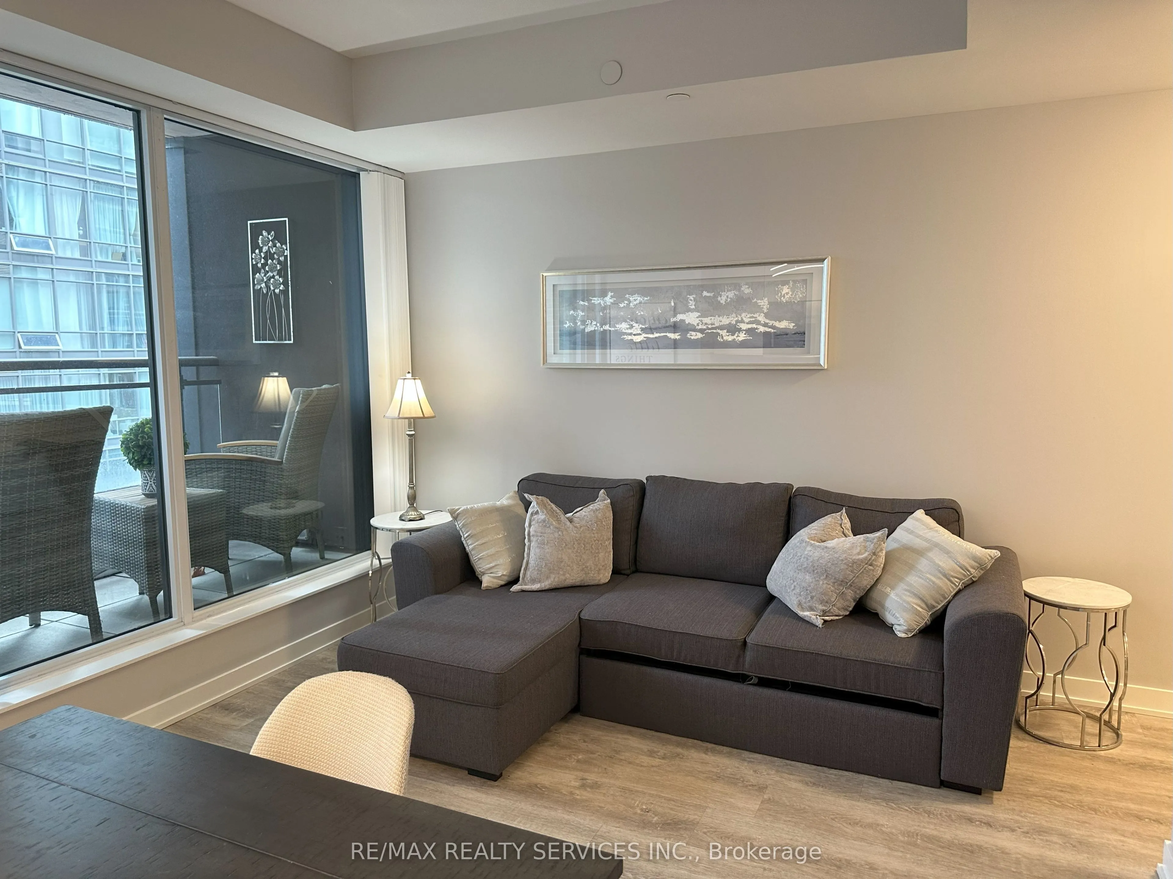 17 Dundonald Street, #408