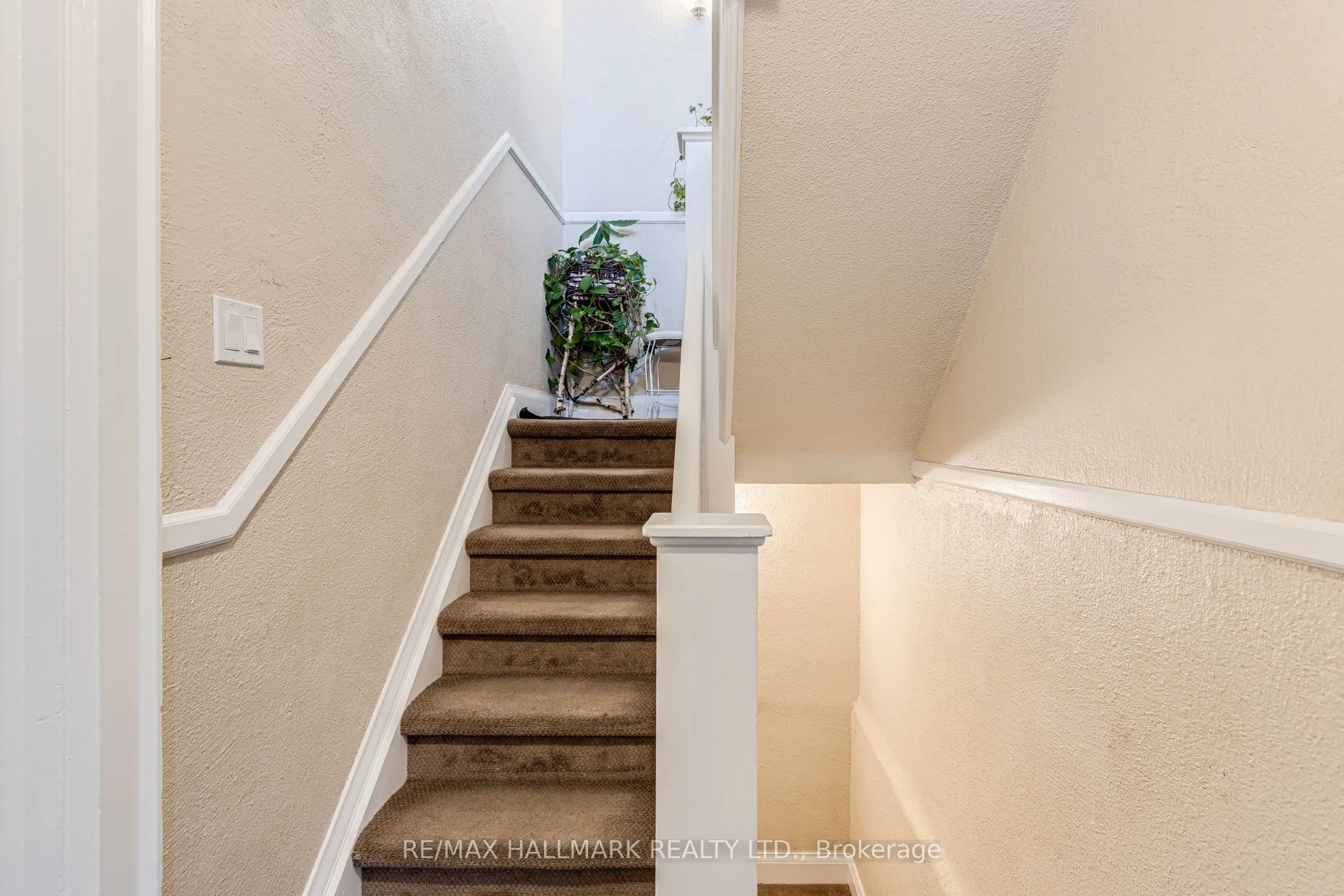327 Vaughan Road