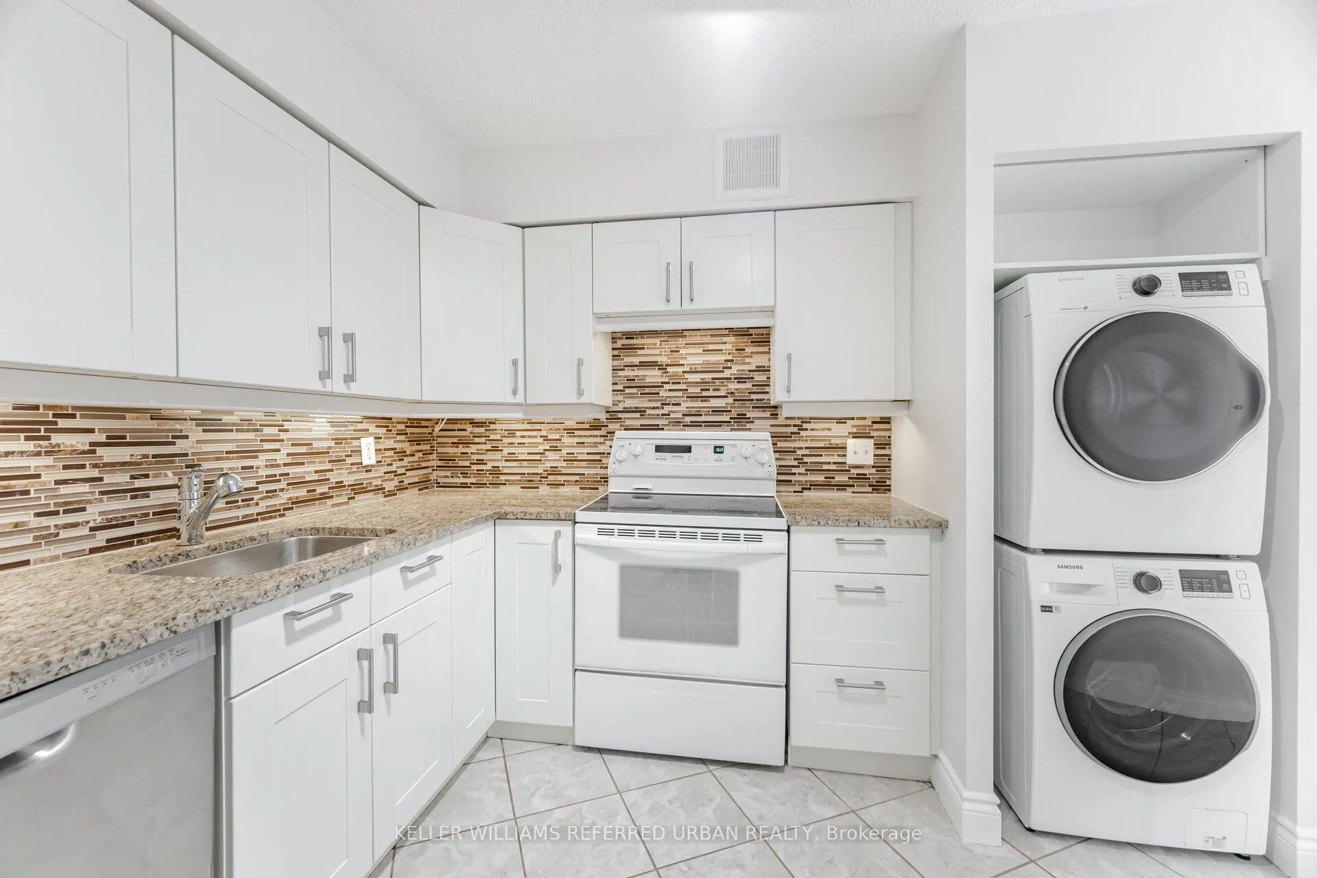 270 Queens Quay W, #2008