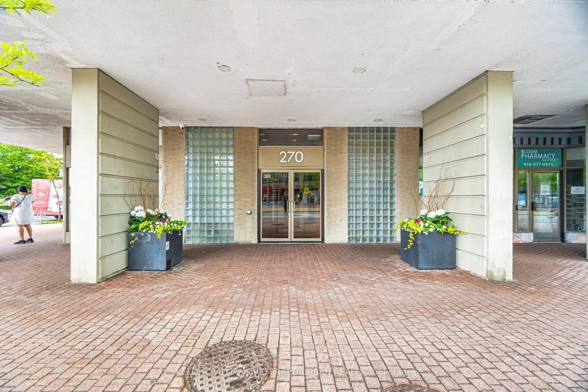 270 Queens Quay W, #2008