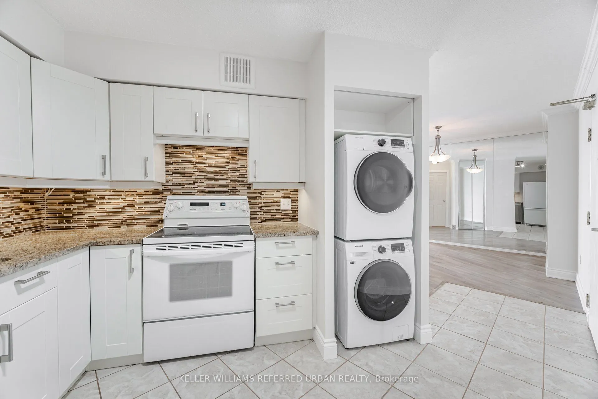 270 Queens Quay W, #2008