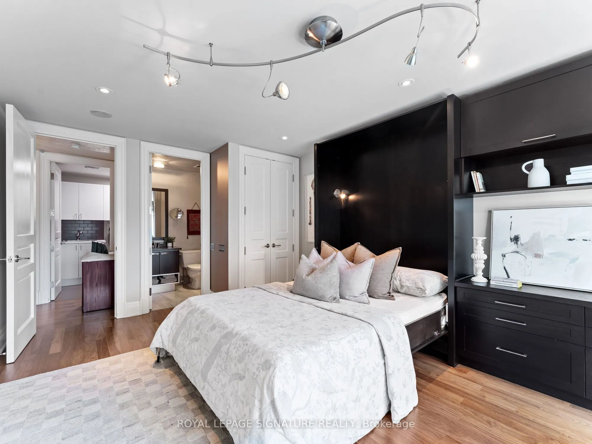 155 St. Clair Avenue W, #603