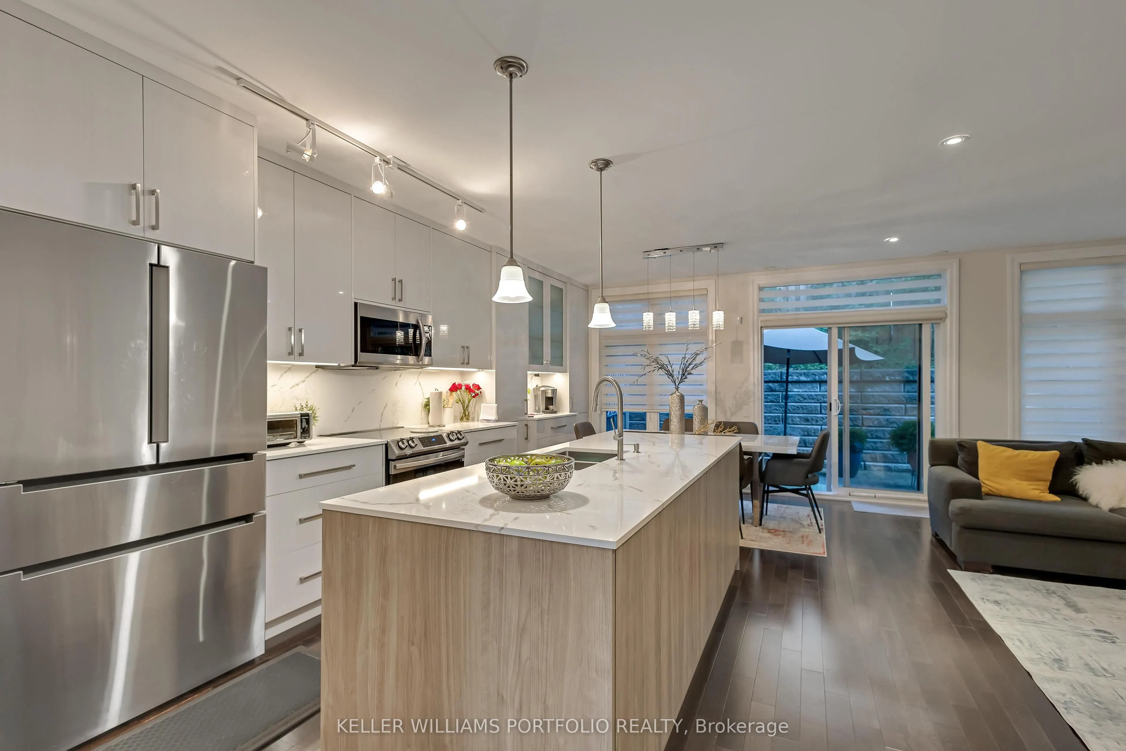 365A Roehampton Avenue, #13