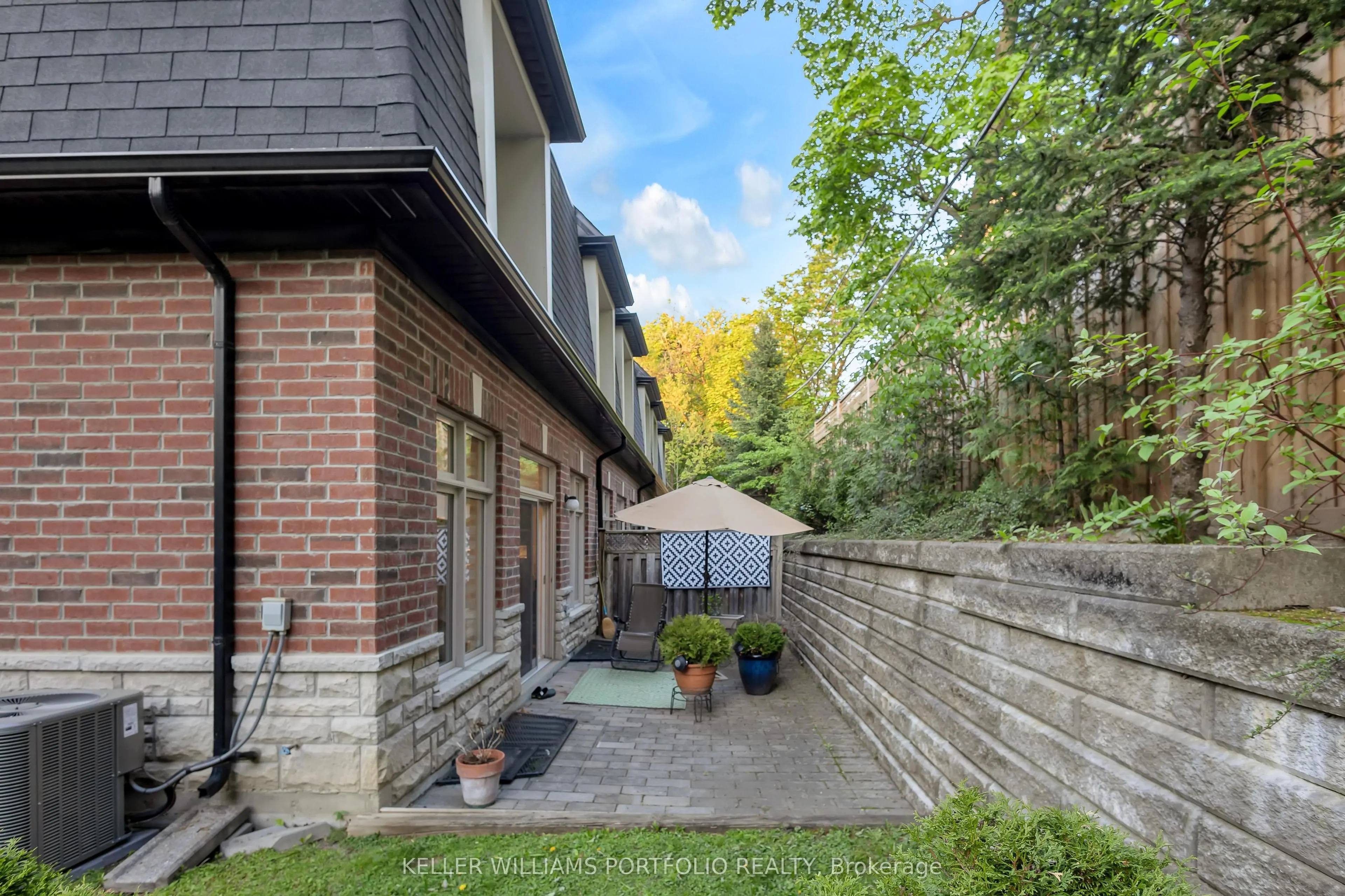 365A Roehampton Avenue, #13