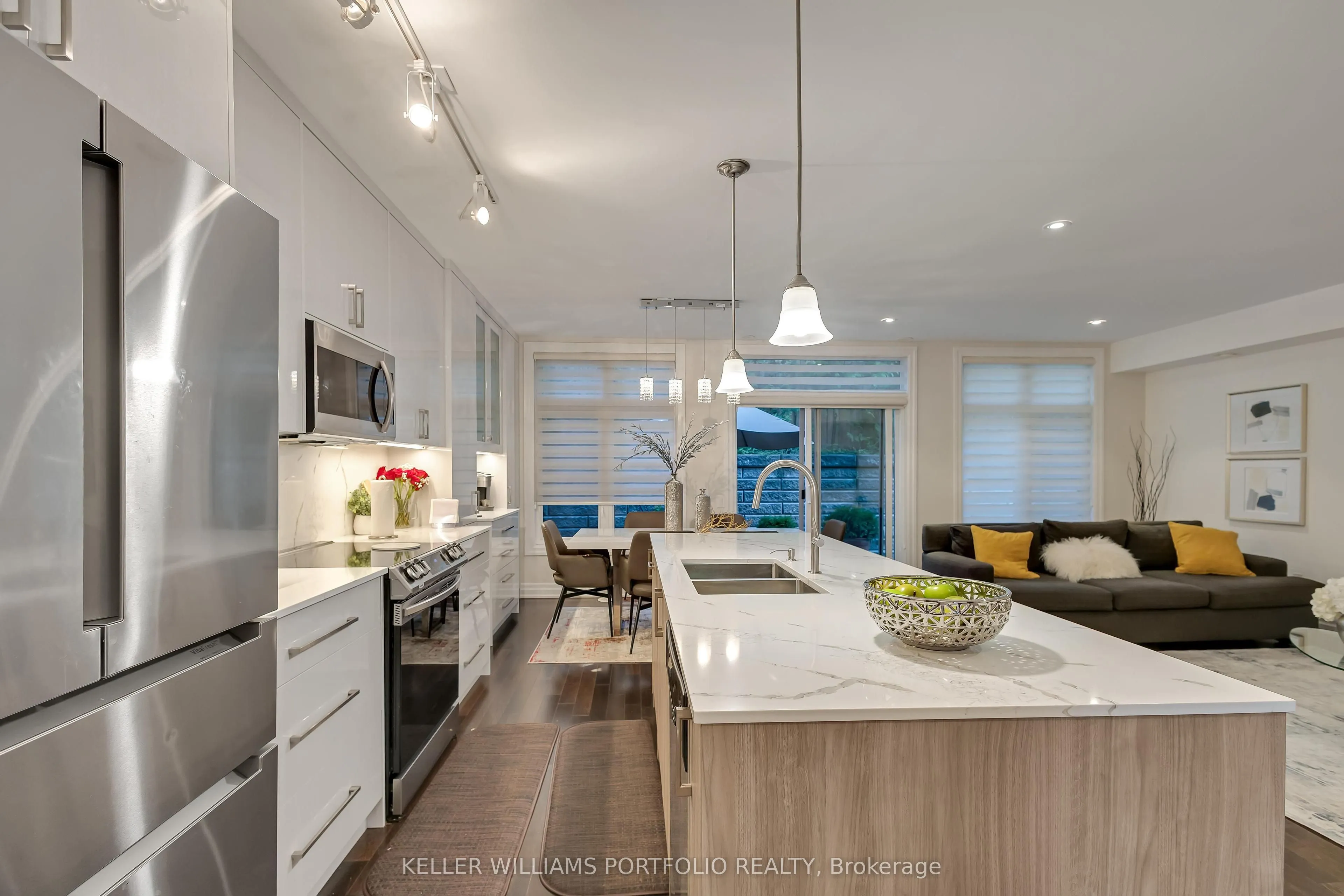 365A Roehampton Avenue, #13
