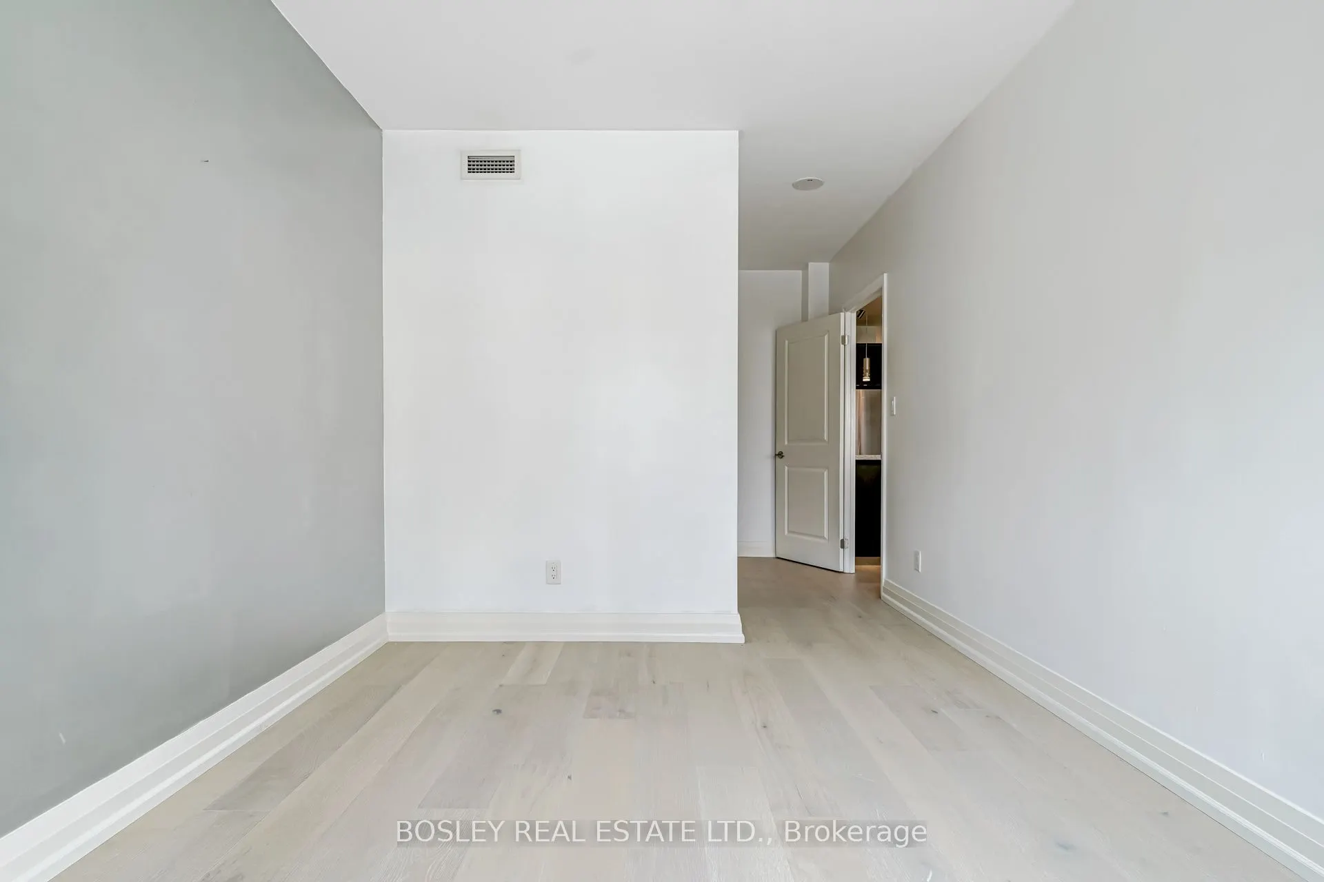 1430 Yonge Street, #205