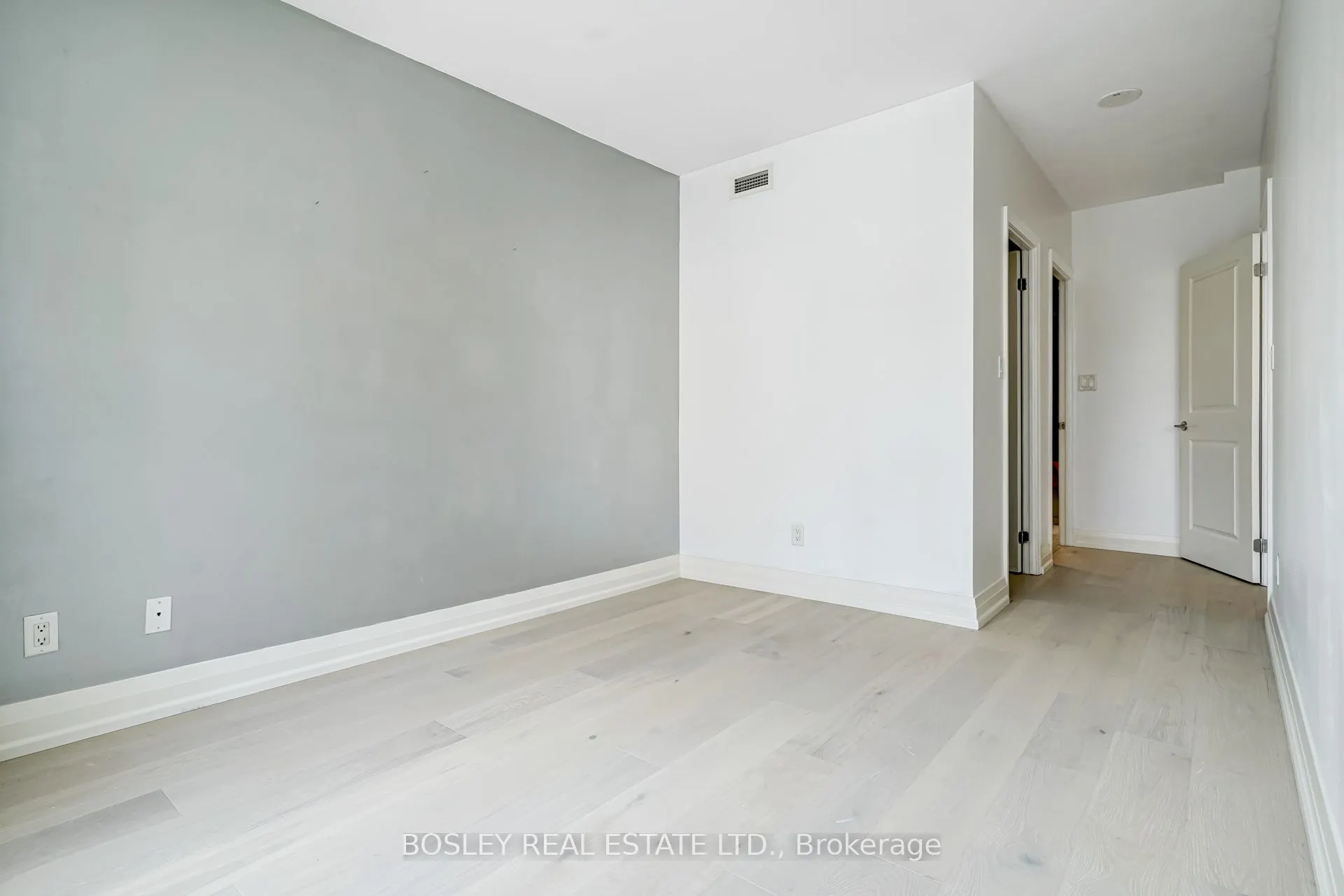 1430 Yonge Street, #205