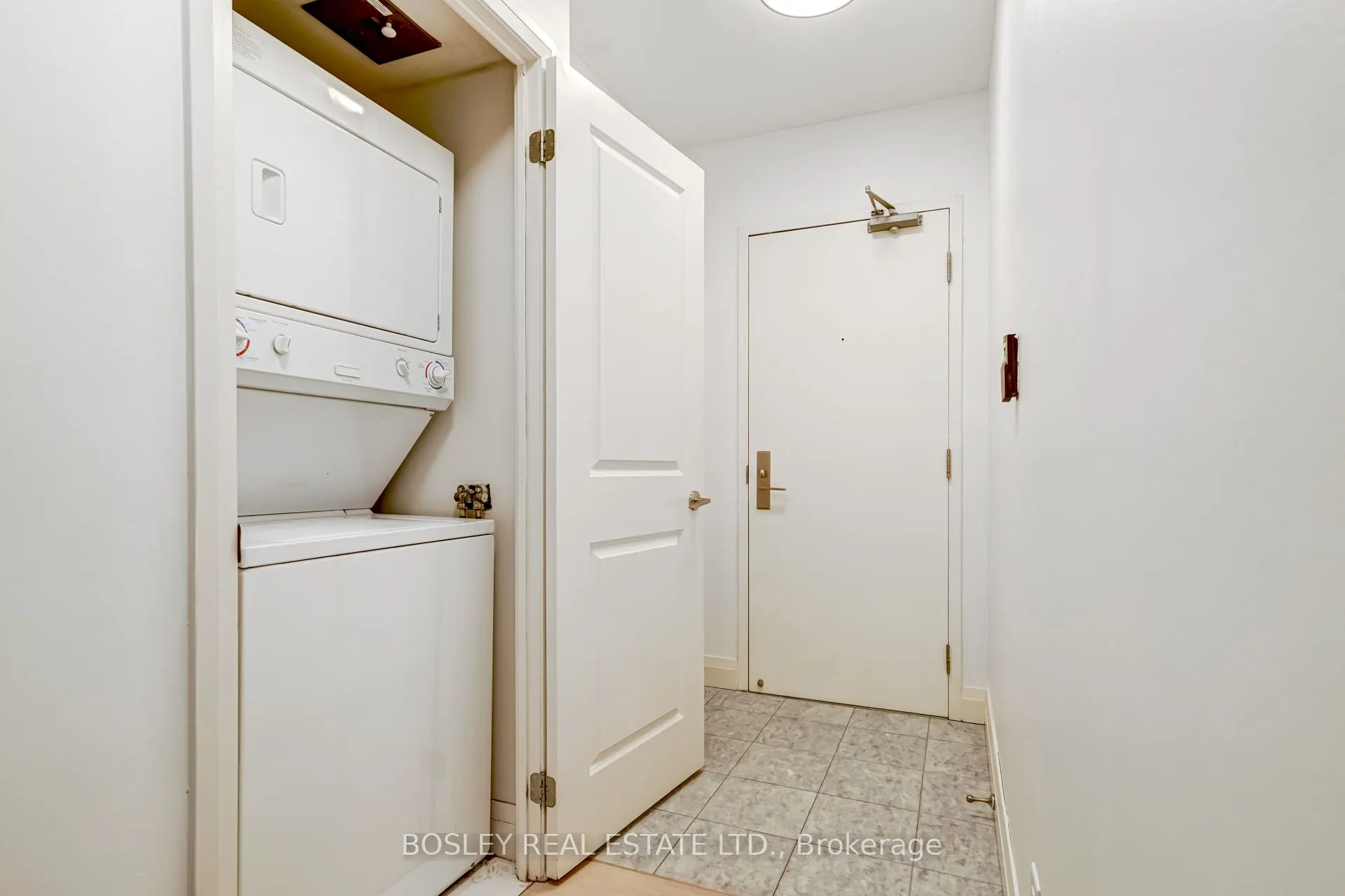 1430 Yonge Street, #205