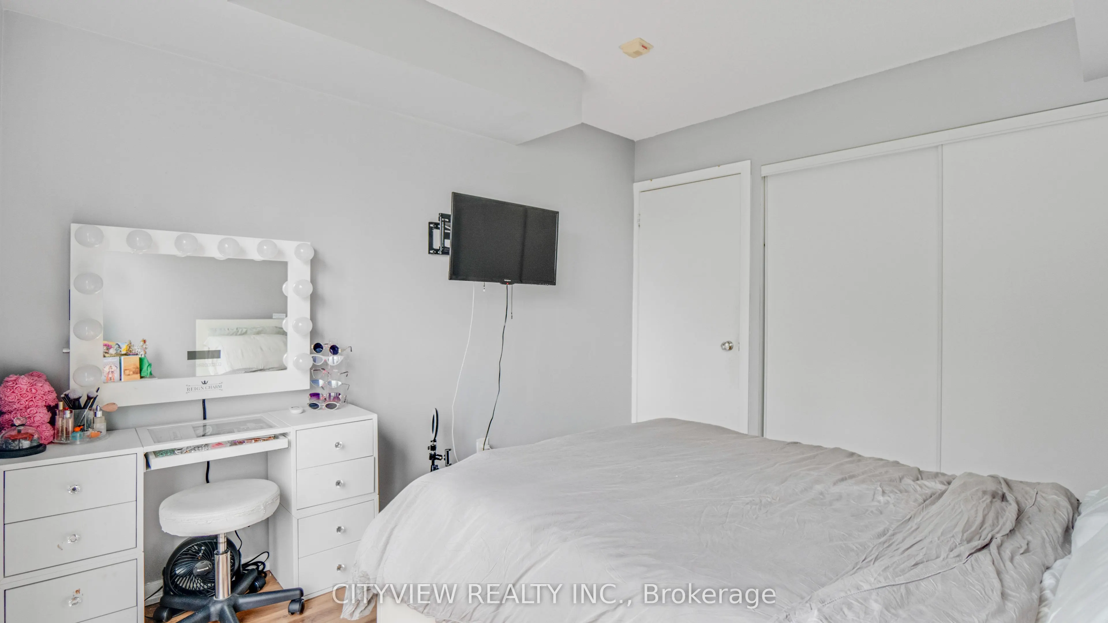 801 Sheppard Avenue W, #307