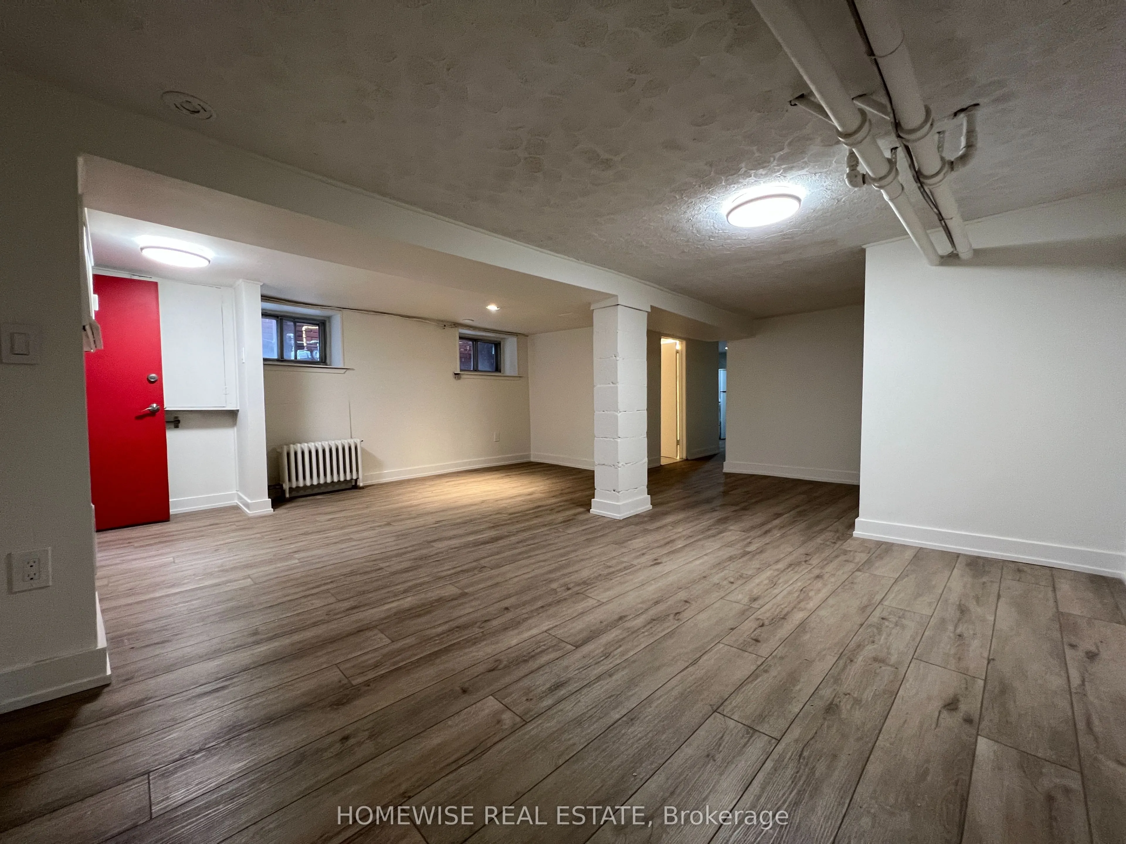 882 College Street, #1