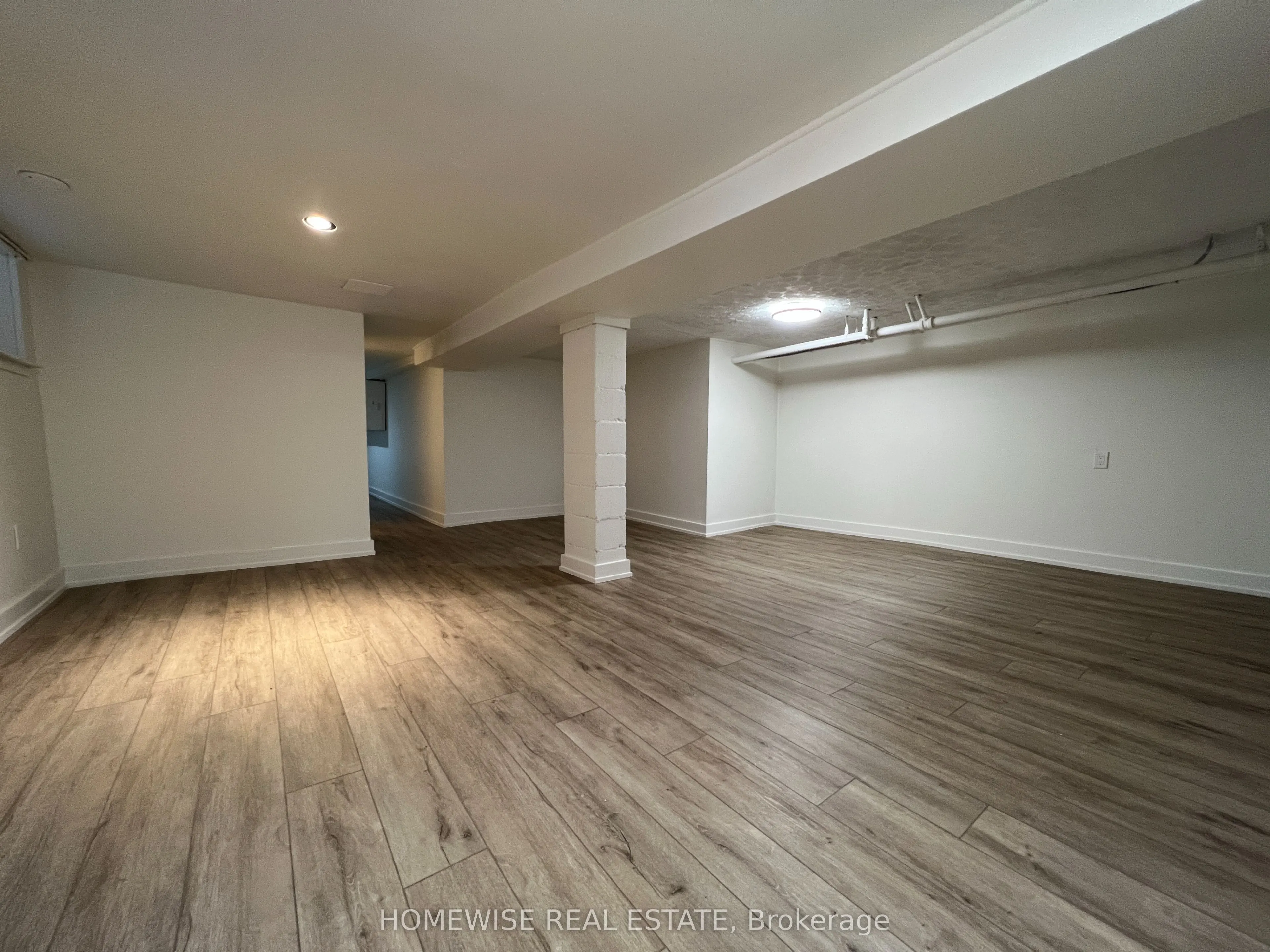 882 College Street, #1