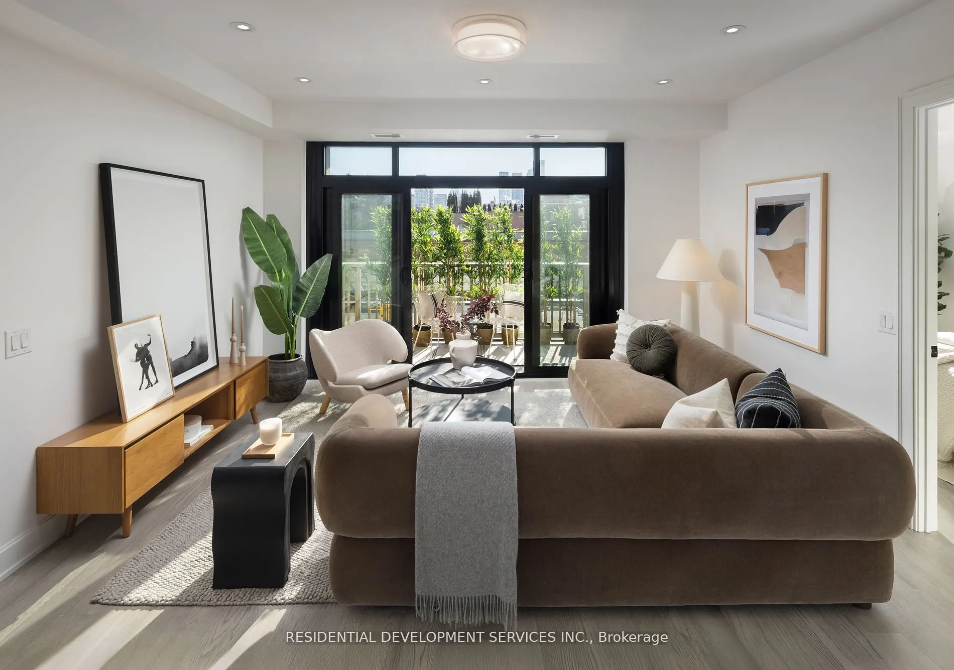1 Strathgowan Avenue #513
