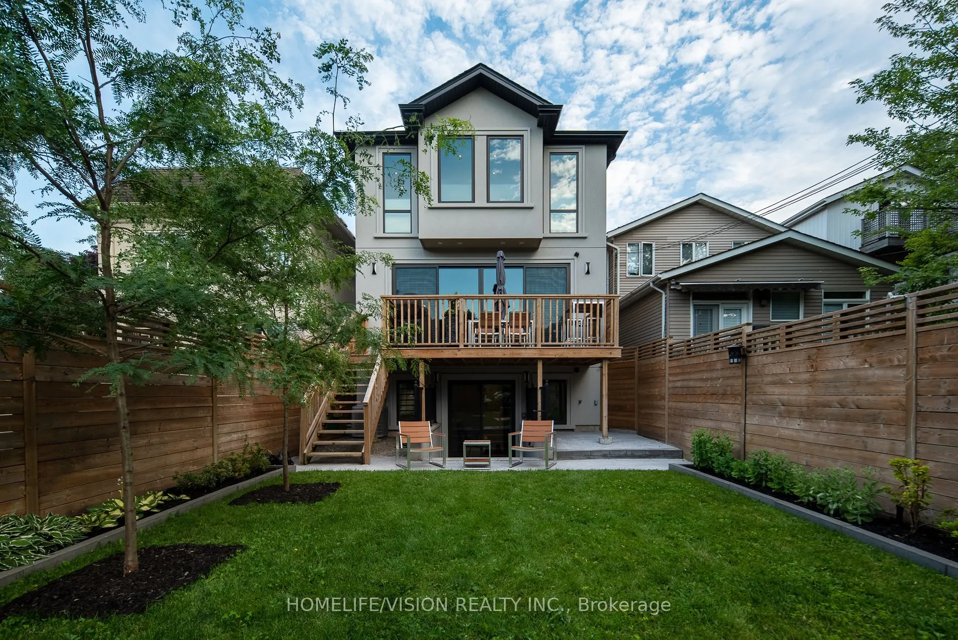 378 Manor Road E