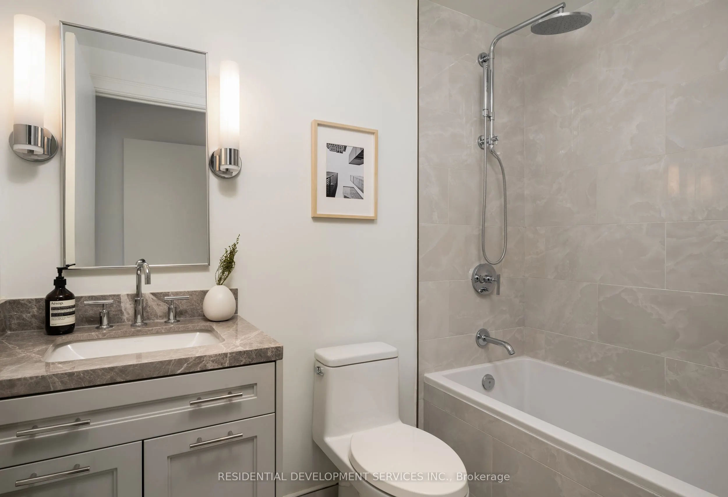 1 Strathgowan Avenue #408