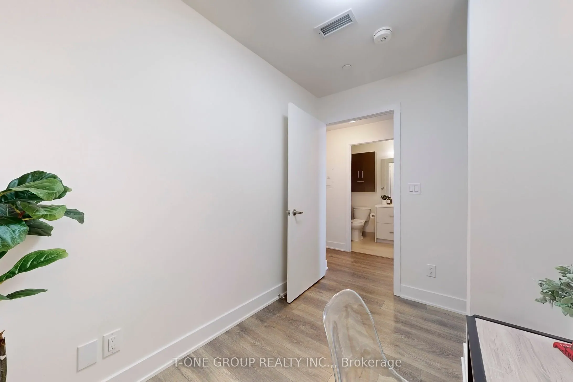 188 Fairview Mall Drive #516