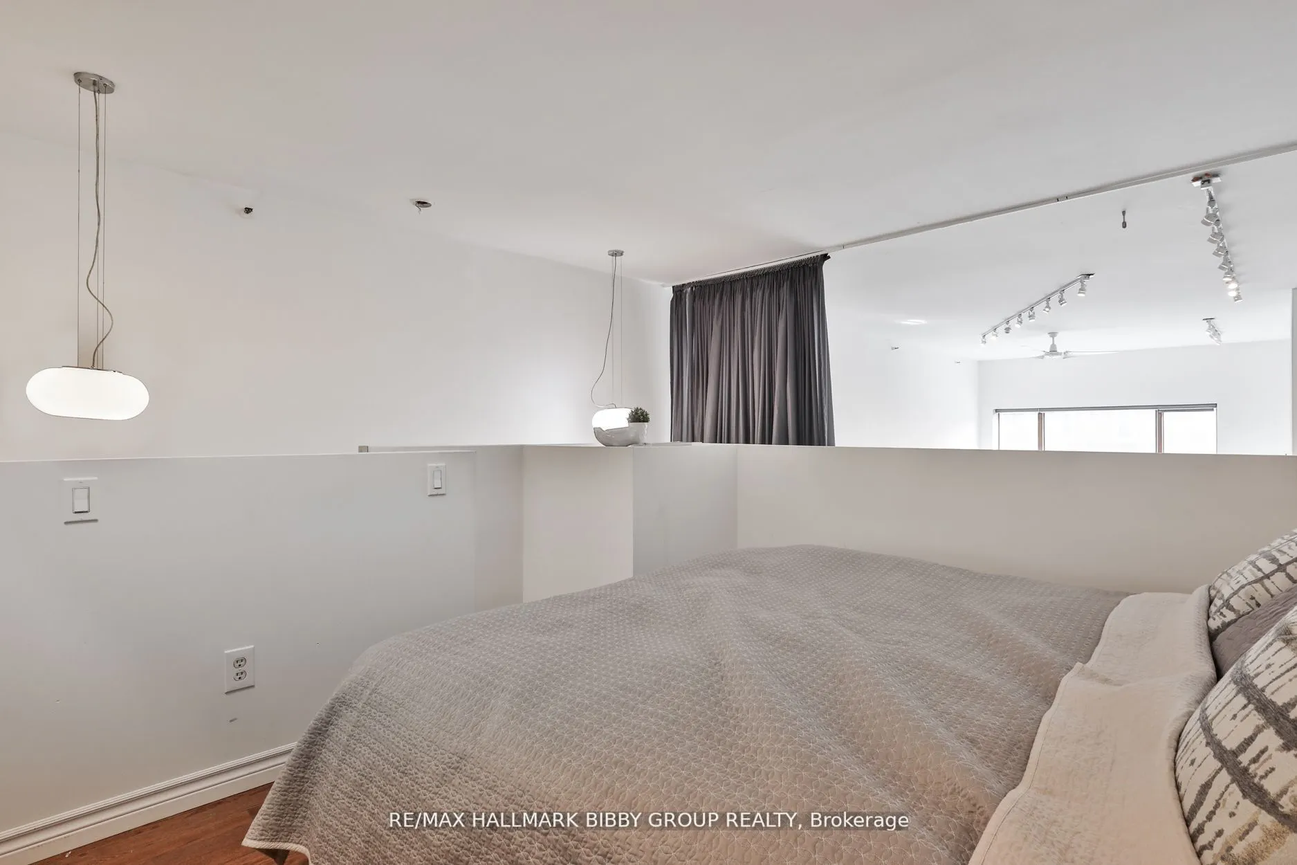 676 Richmond Street W, #101