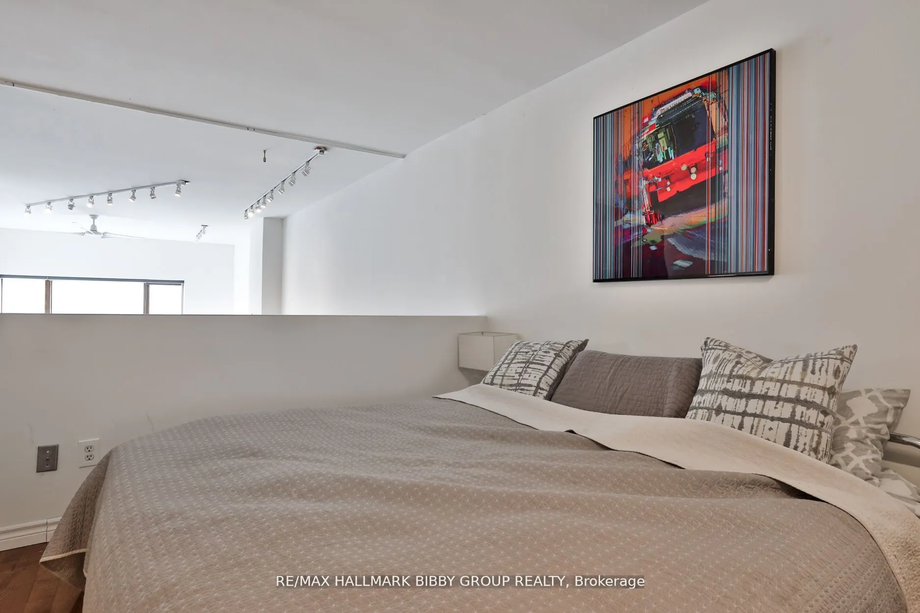 676 Richmond Street W, #101