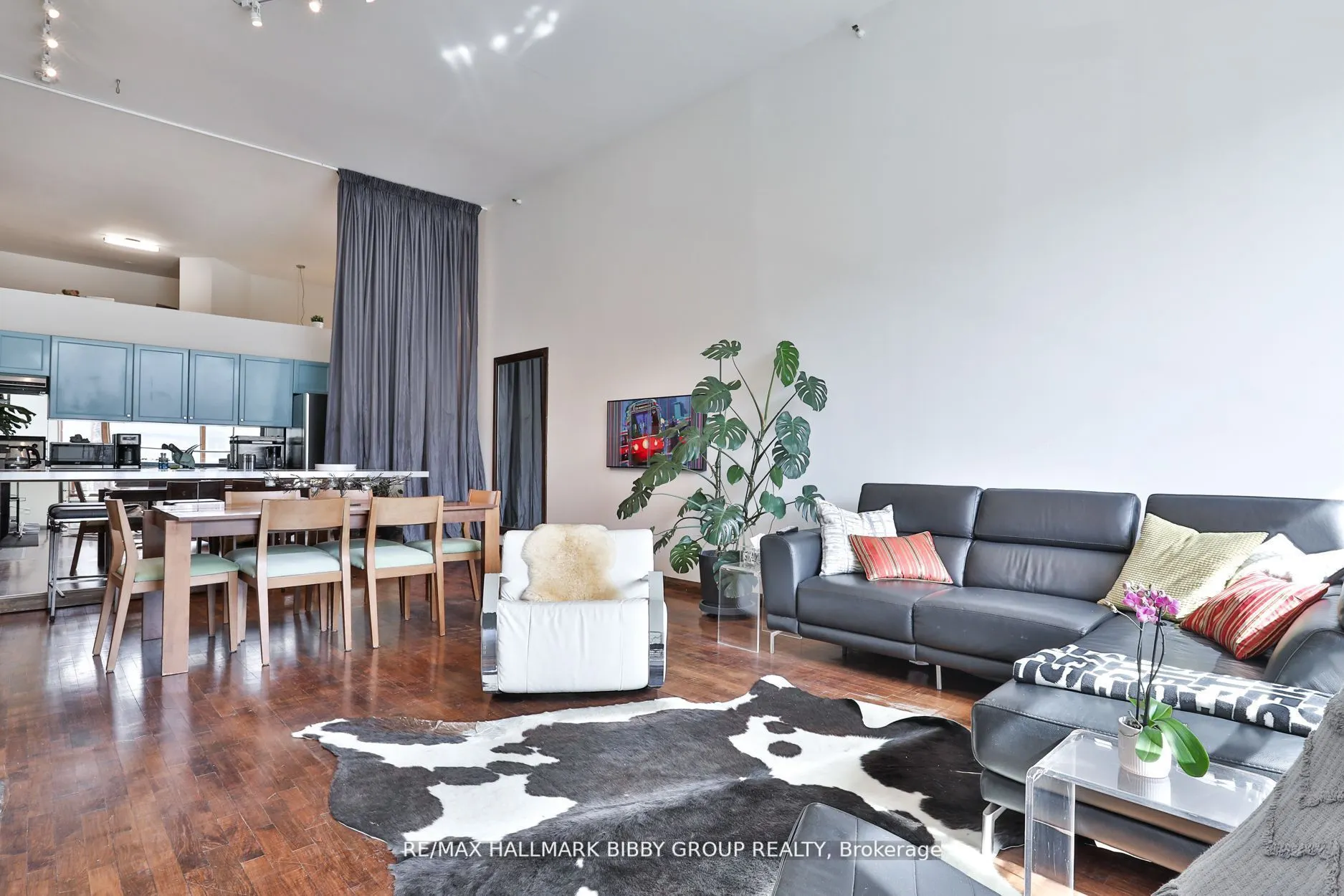 676 Richmond Street W, #101