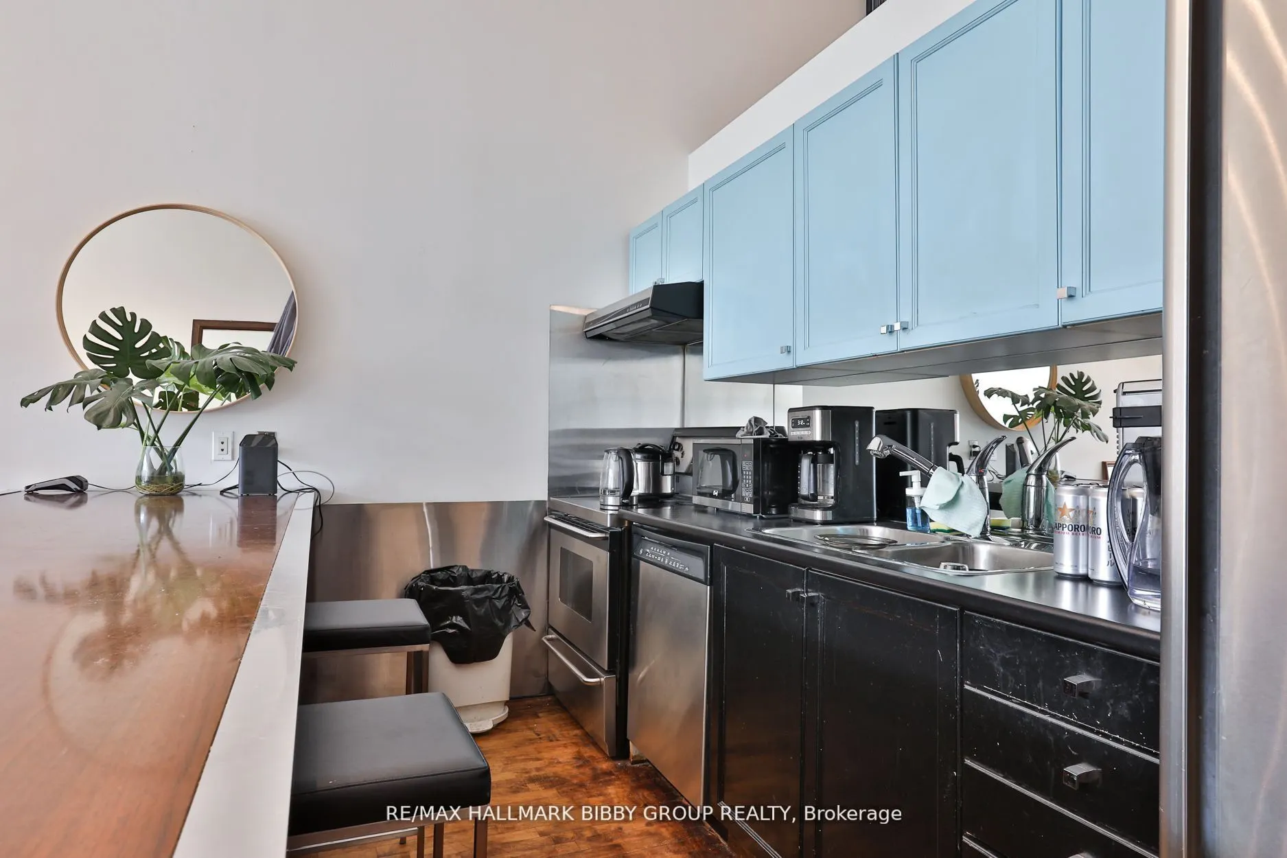 676 Richmond Street W, #101