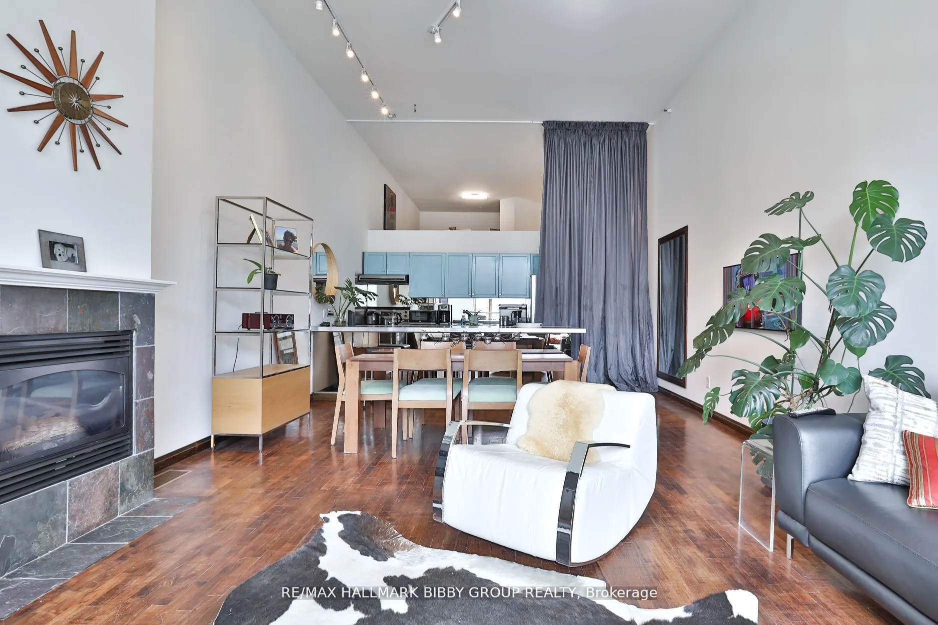 676 Richmond Street W, #101