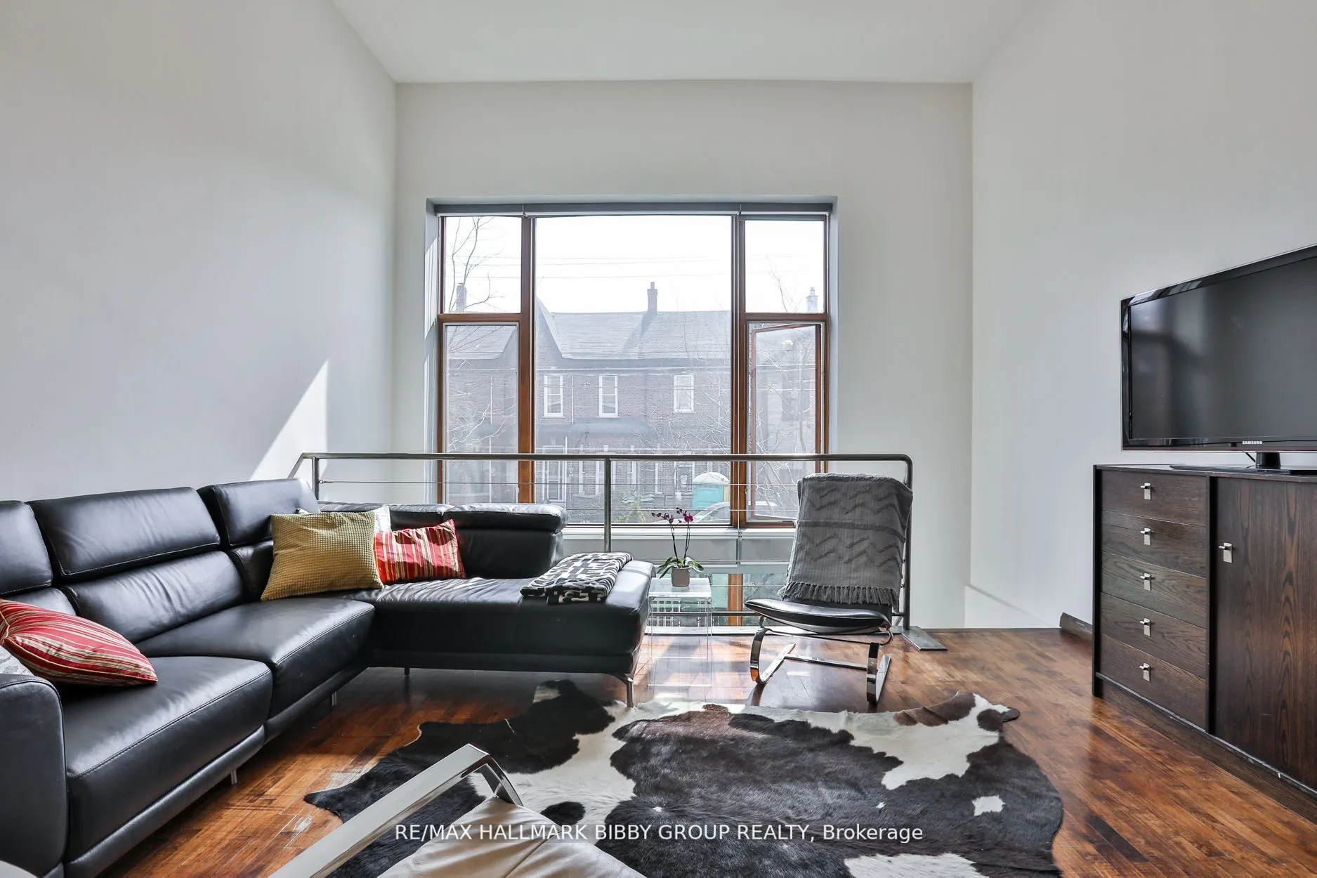 676 Richmond Street W, #101