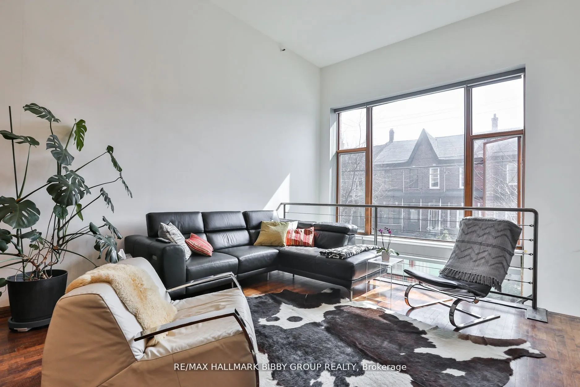 676 Richmond Street W, #101