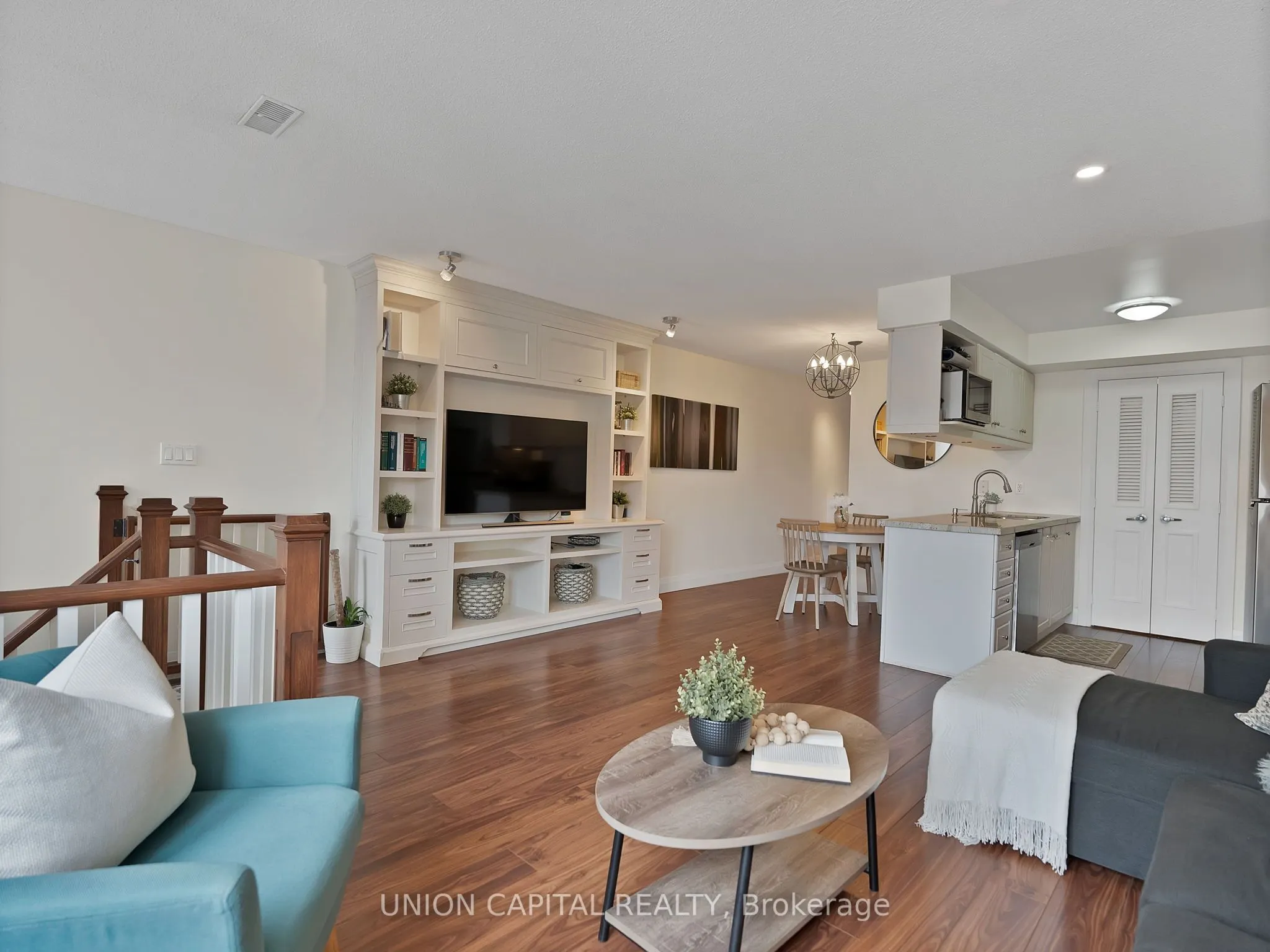 72 Aerodrome Crescent, #302