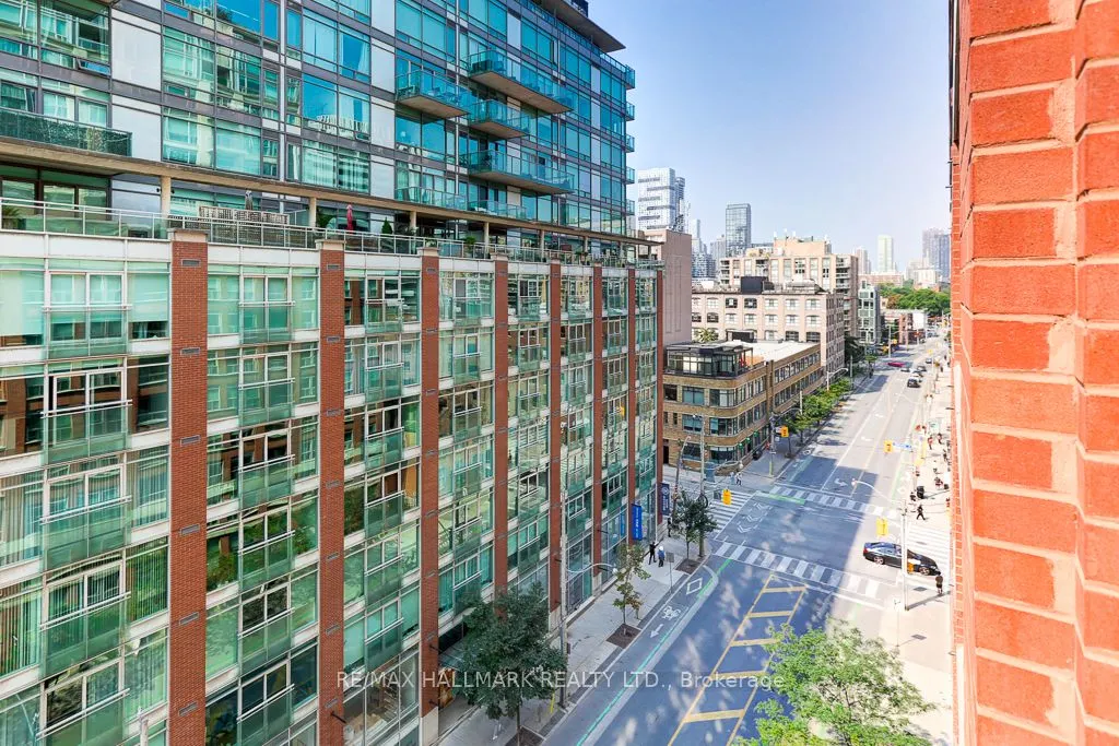 230 King Street E, #911