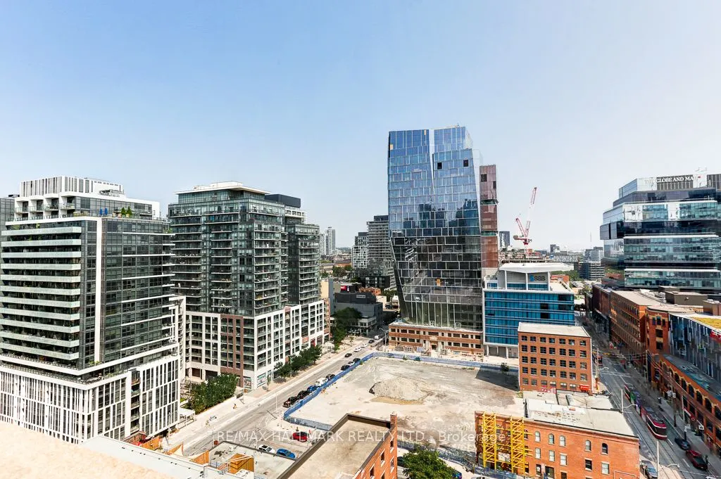 230 King Street E, #911