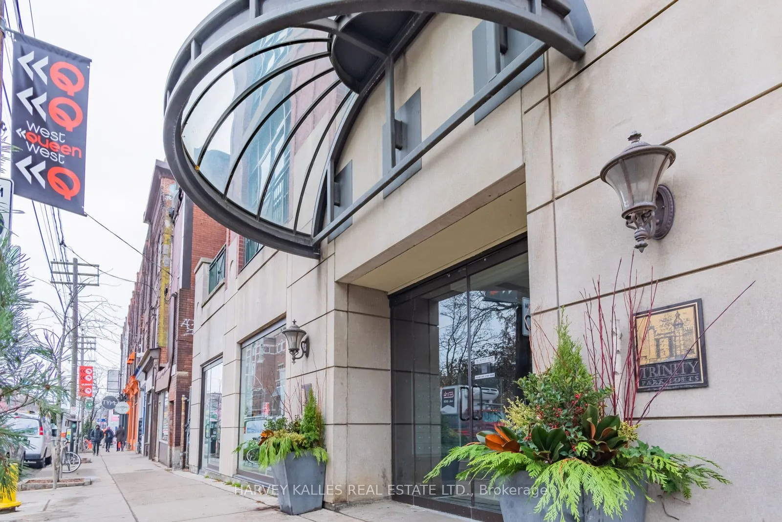 901 Queen Street W, #204
