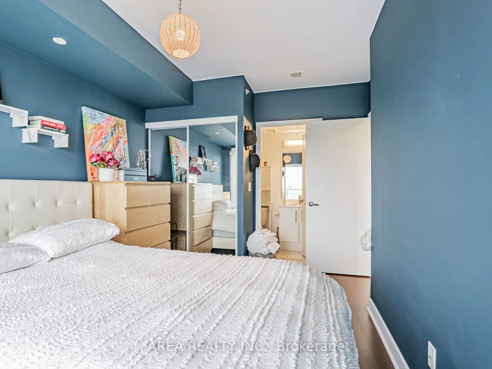 58 Orchard View Boulevard, #2009