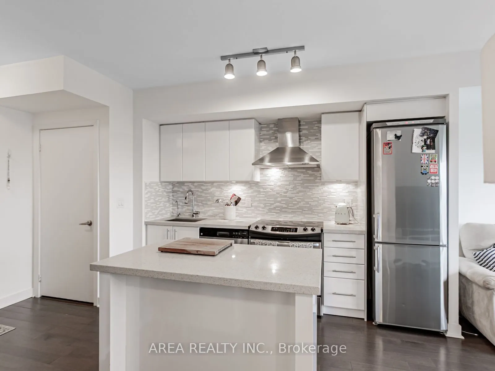 58 Orchard View Boulevard, #2009