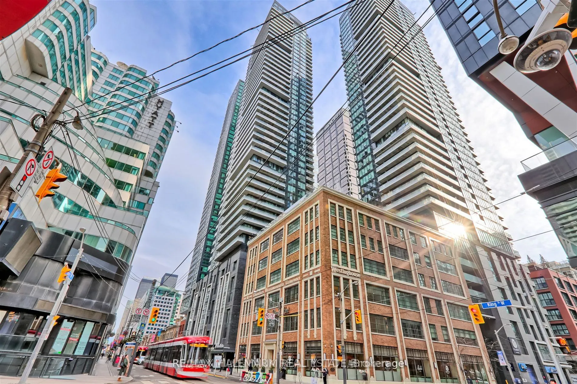 125 Blue Jays Way, #4108
