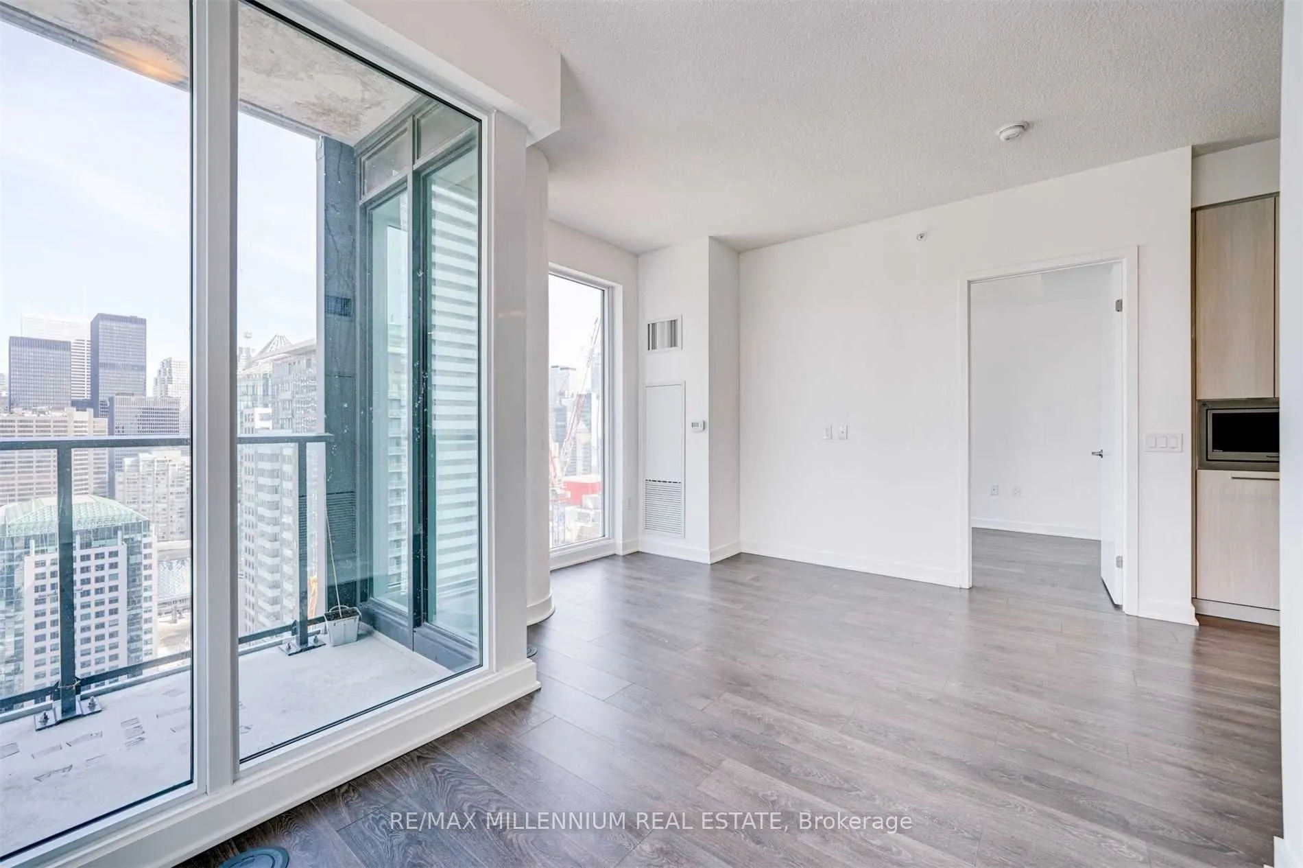125 Blue Jays Way, #4108