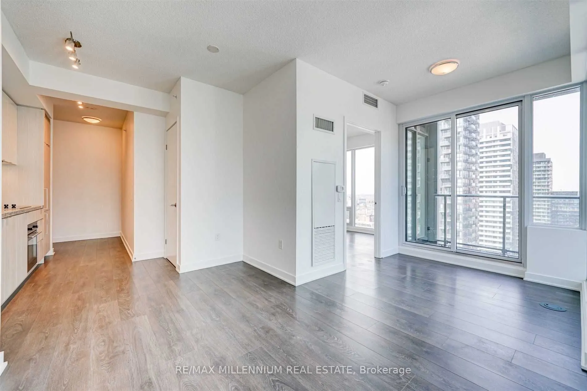 125 Blue Jays Way, #4108