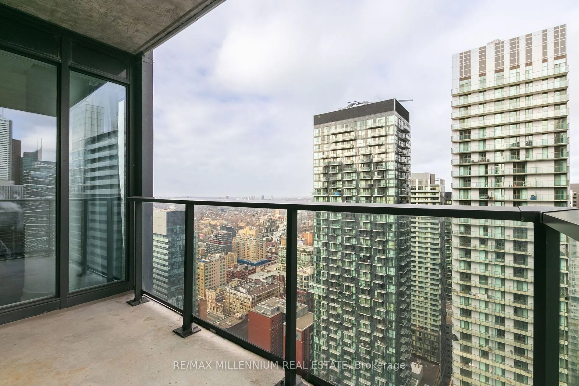 125 Blue Jays Way, #4108