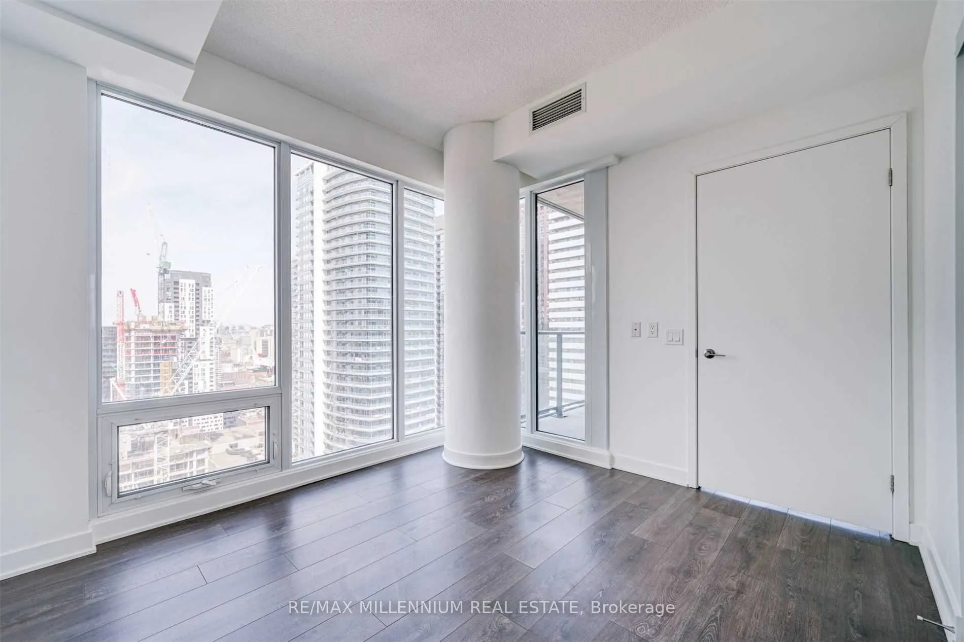 125 Blue Jays Way, #4108