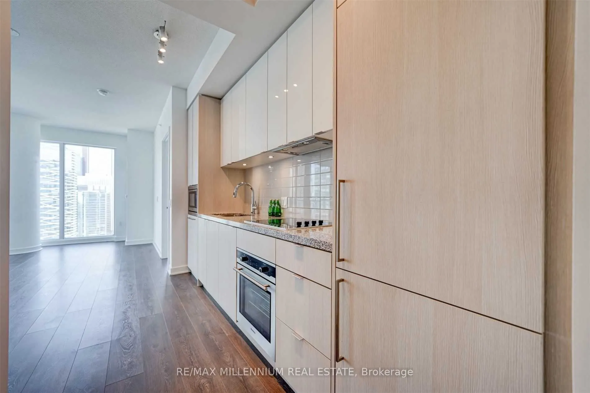 125 Blue Jays Way, #4108