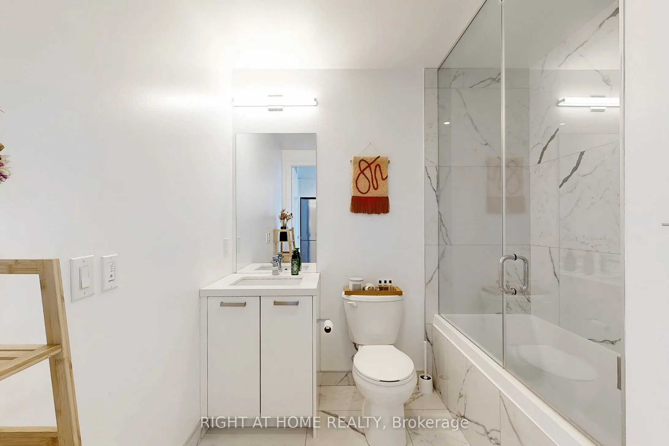 55 Ontario Street, #1601