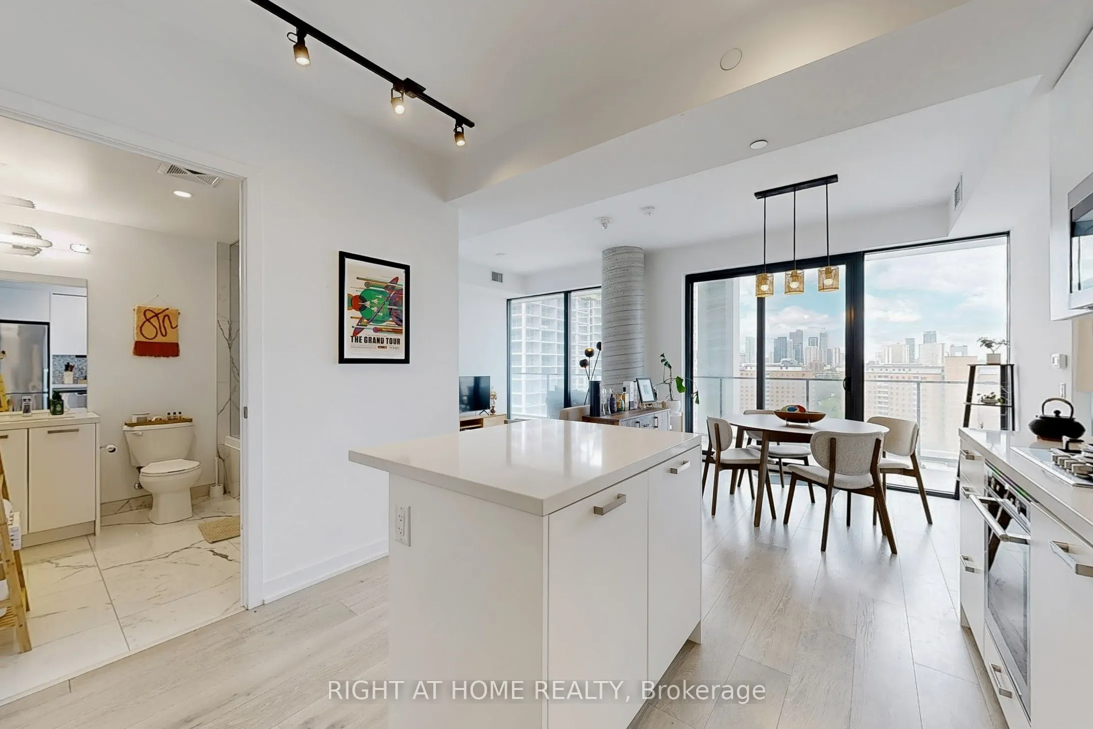 55 Ontario Street, #1601