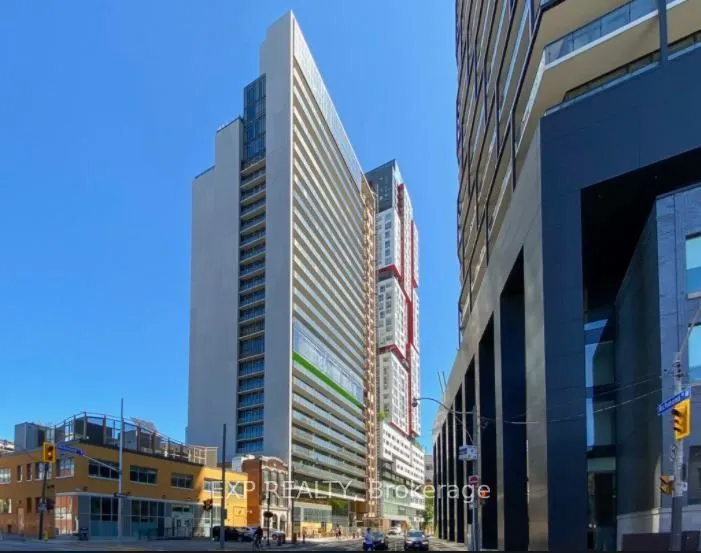 330 Richmond Street W, #606